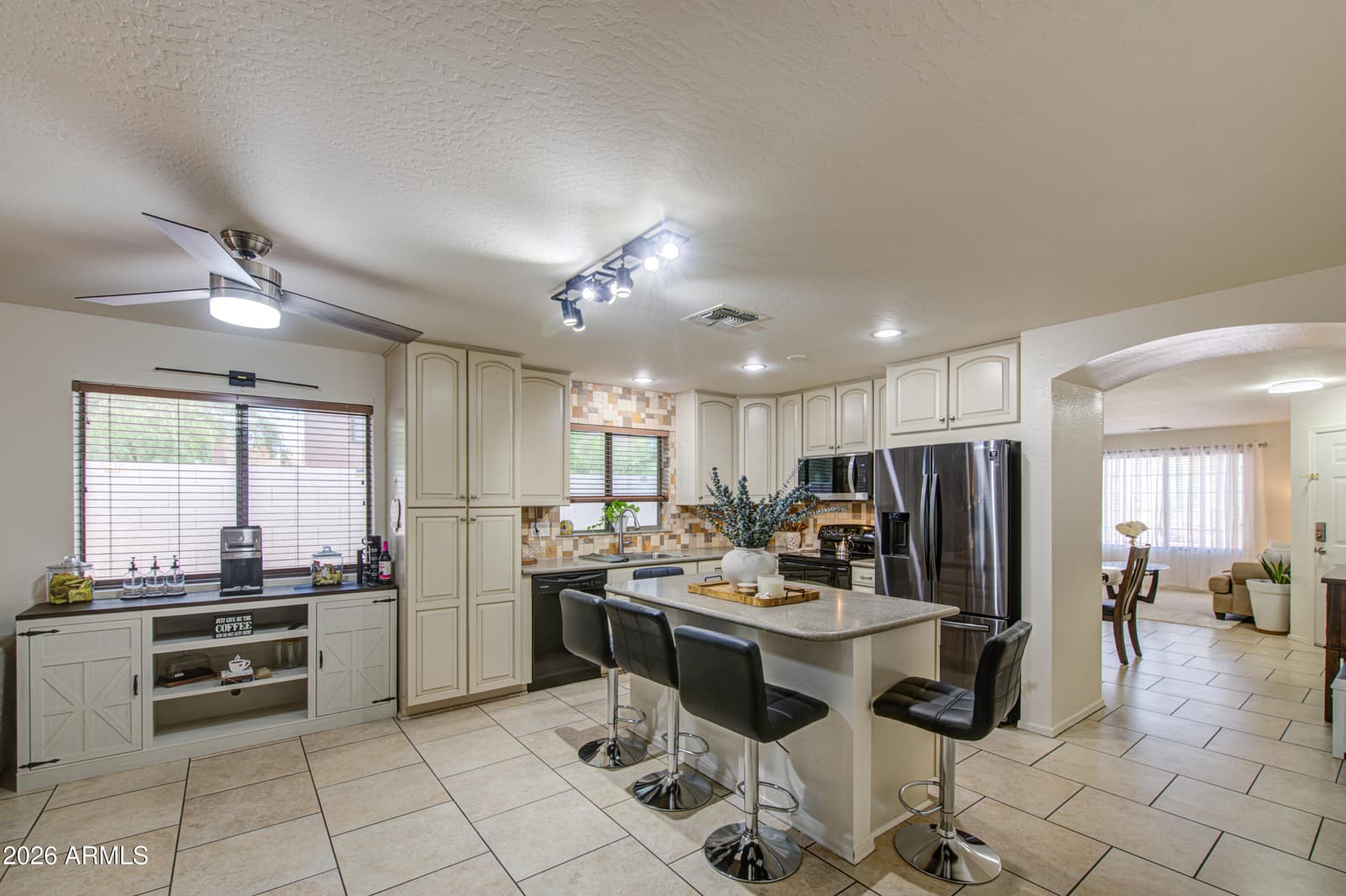 349 W SETTLERS Trail, Casa Grande, AZ 85122 — photo 8 of 36