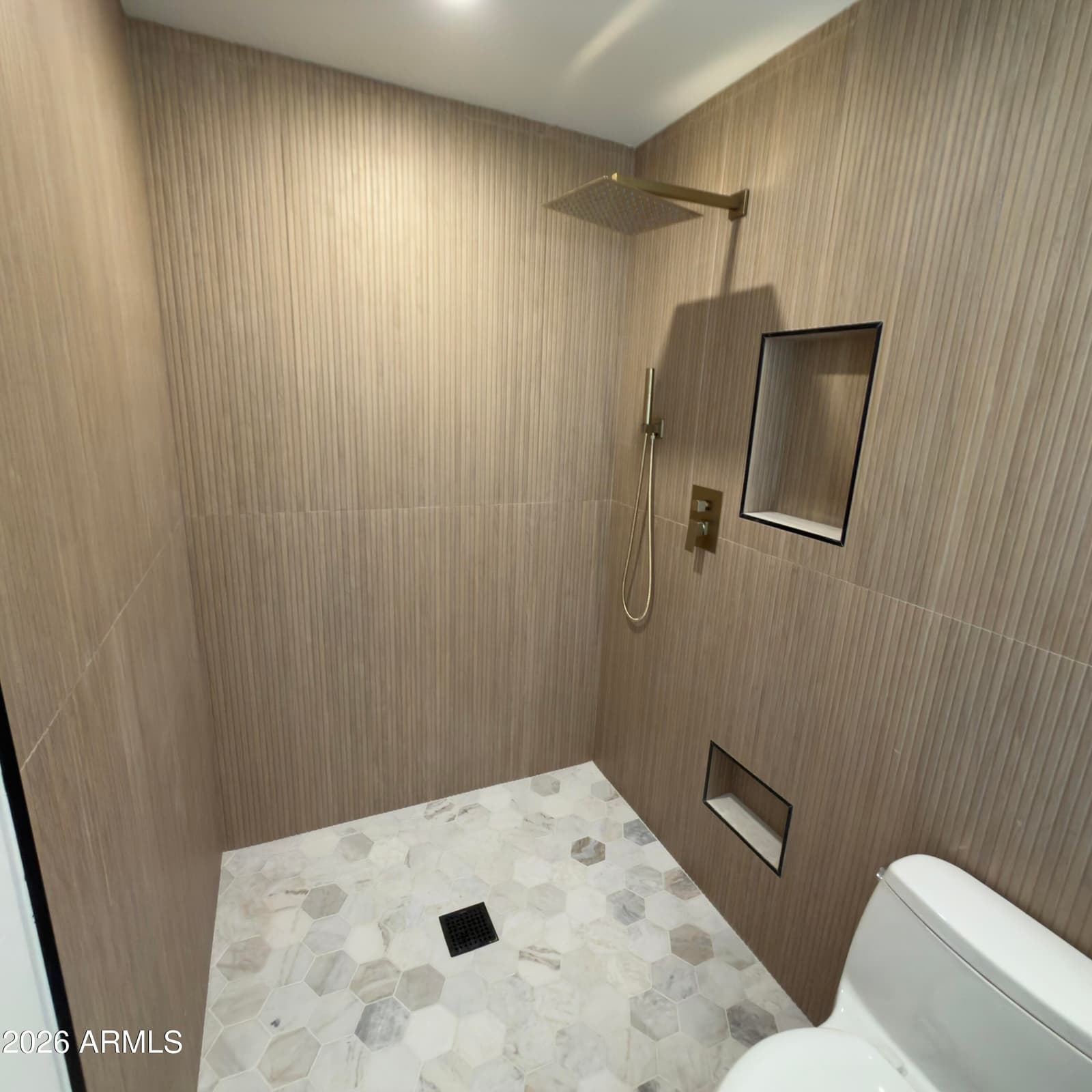 2833 E SIERRA Street, Phoenix, AZ 85028 — photo 6 of 16