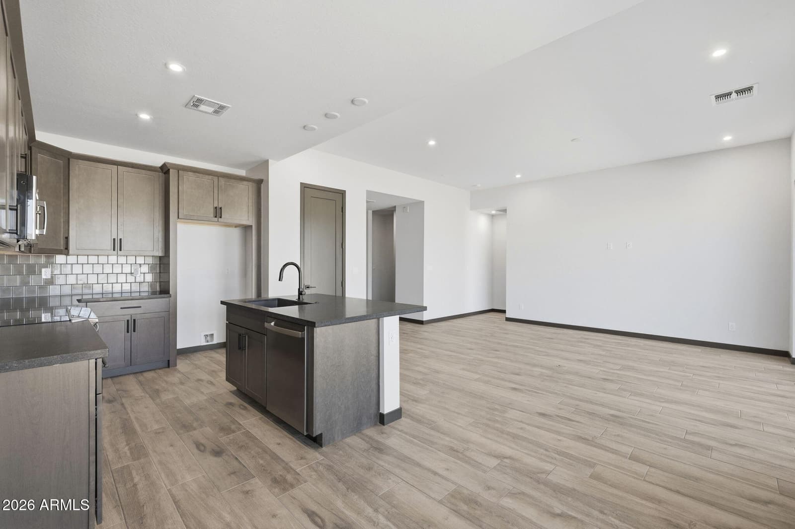 5170 N Jeffers Avenue, Prescott Valley, AZ 86314 — photo 10 of 30