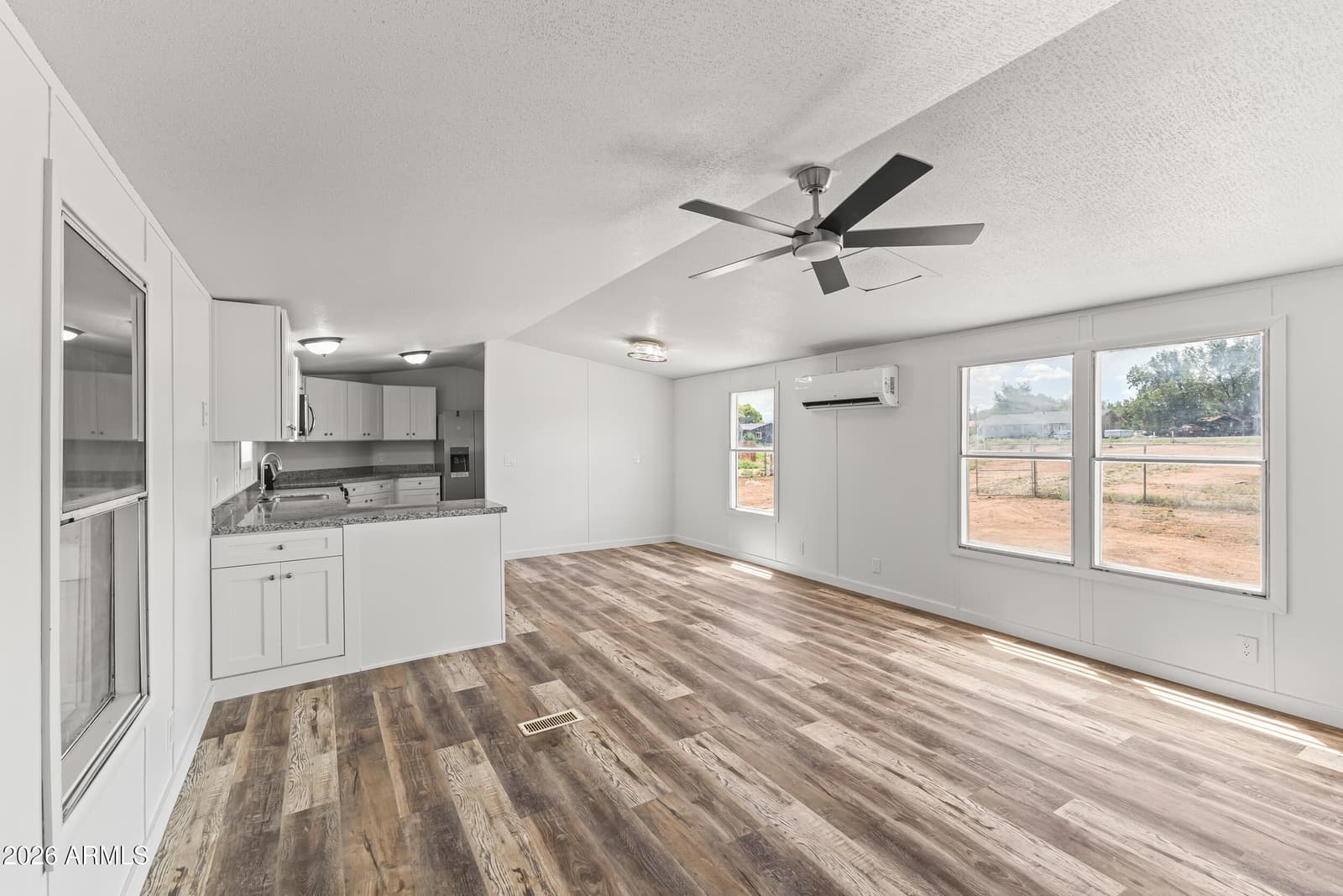 1460 W 8TH Street N, St Johns, AZ 85936 — photo 3 of 47