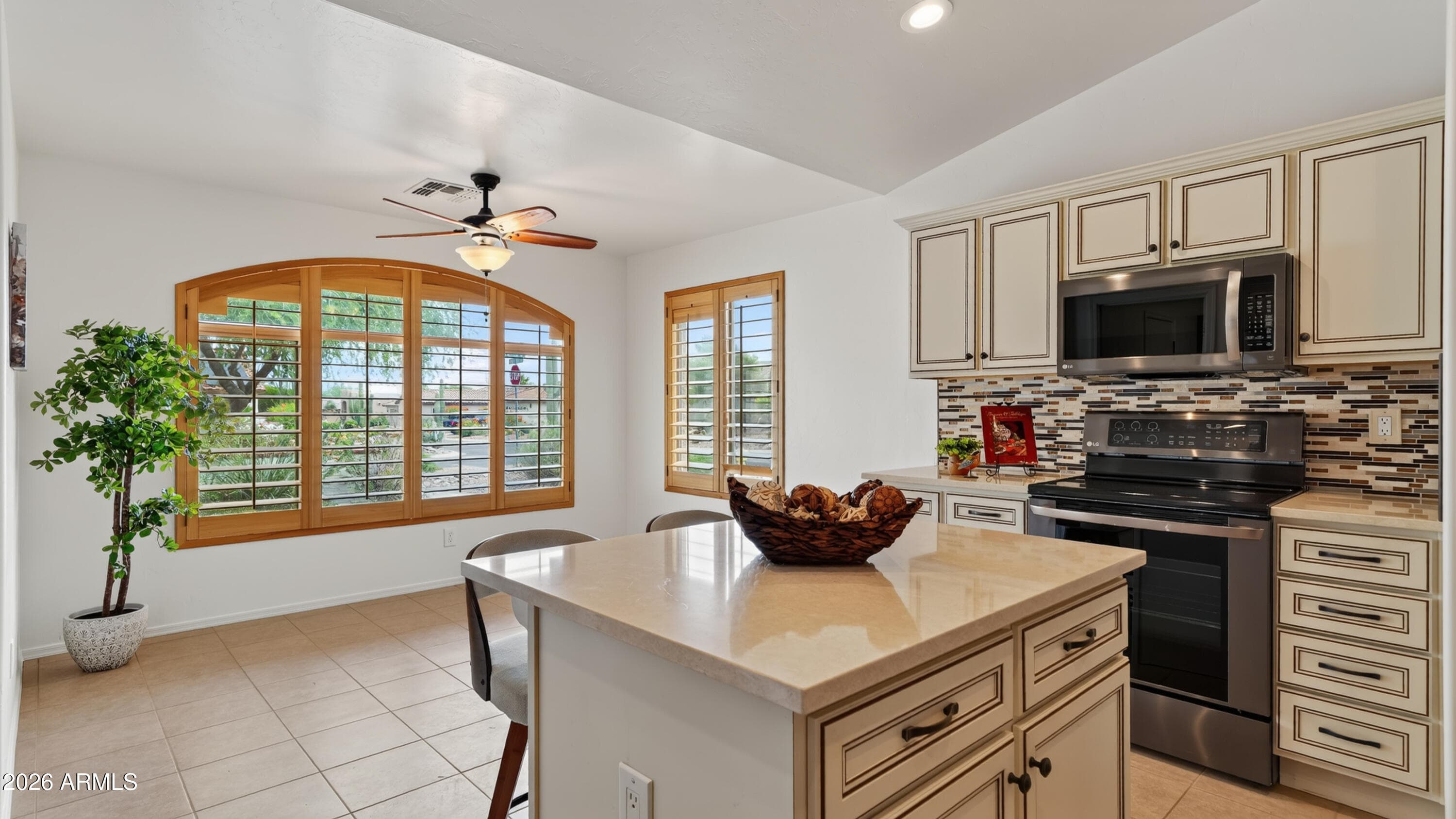2654 E NATHAN Way, Green Valley, AZ 85614 — photo 16 of 50