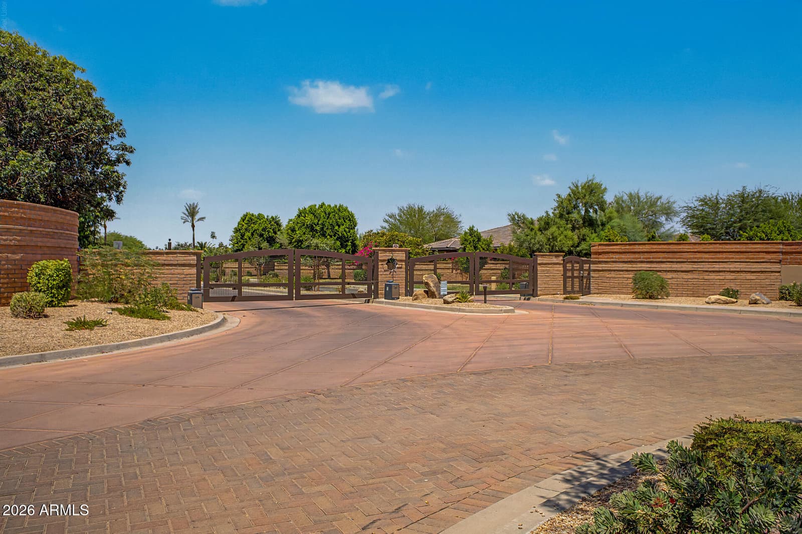 7446 S TUCANA Lane, Gilbert, AZ 85298 — photo 3 of 35