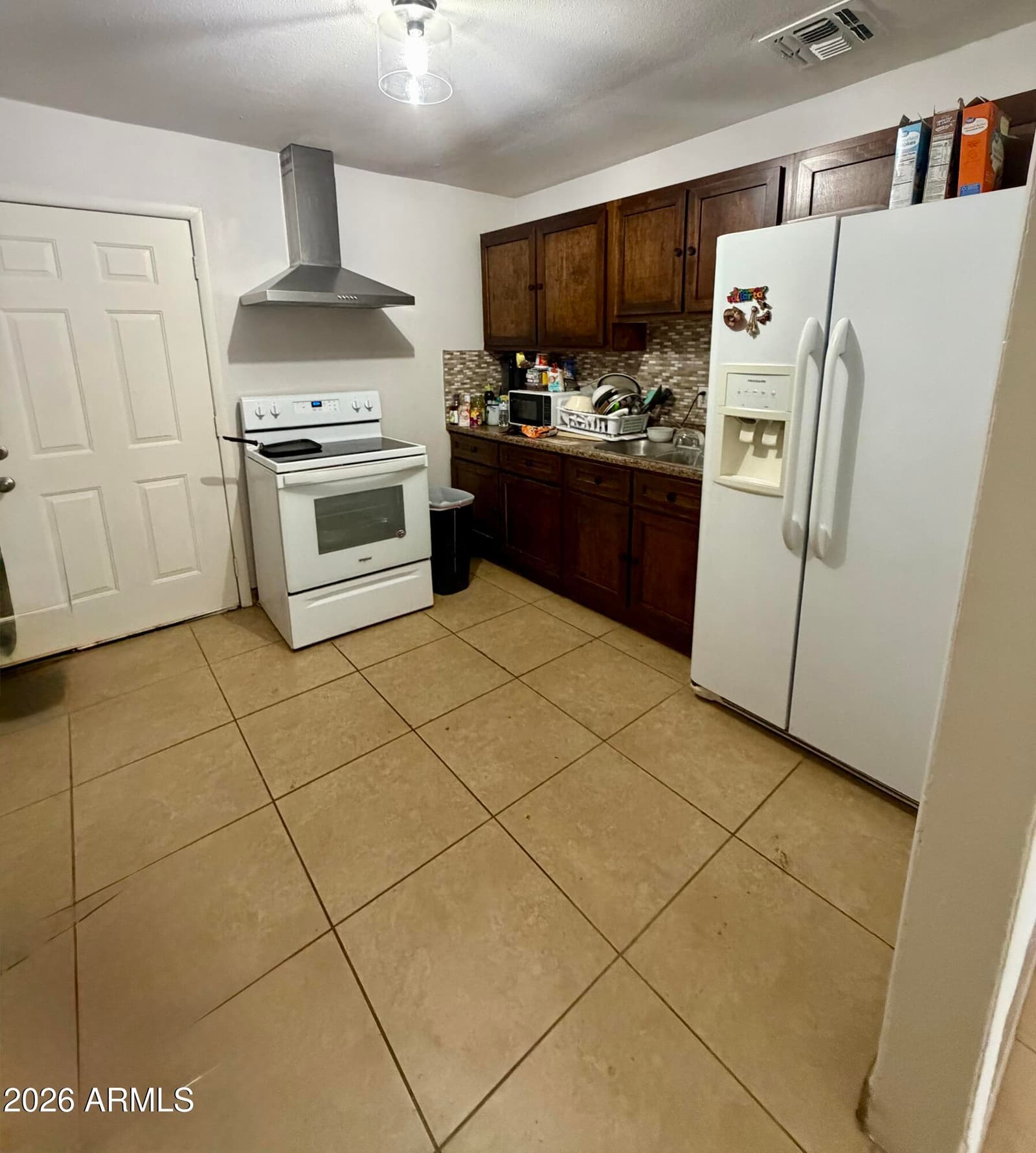 3301 W HOLLY Street, Phoenix, AZ 85009 — photo 5 of 18