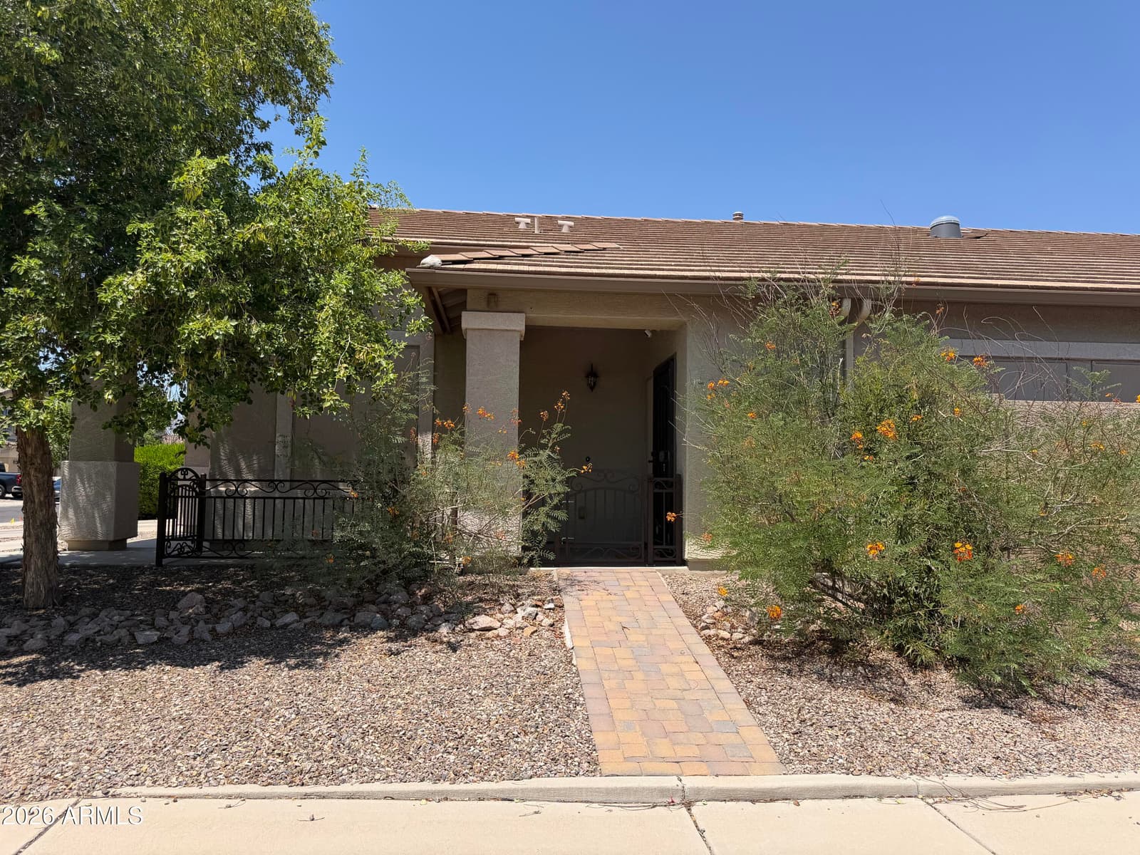 178 W PACIFIC Drive, Casa Grande, AZ 85122 — photo 3 of 10