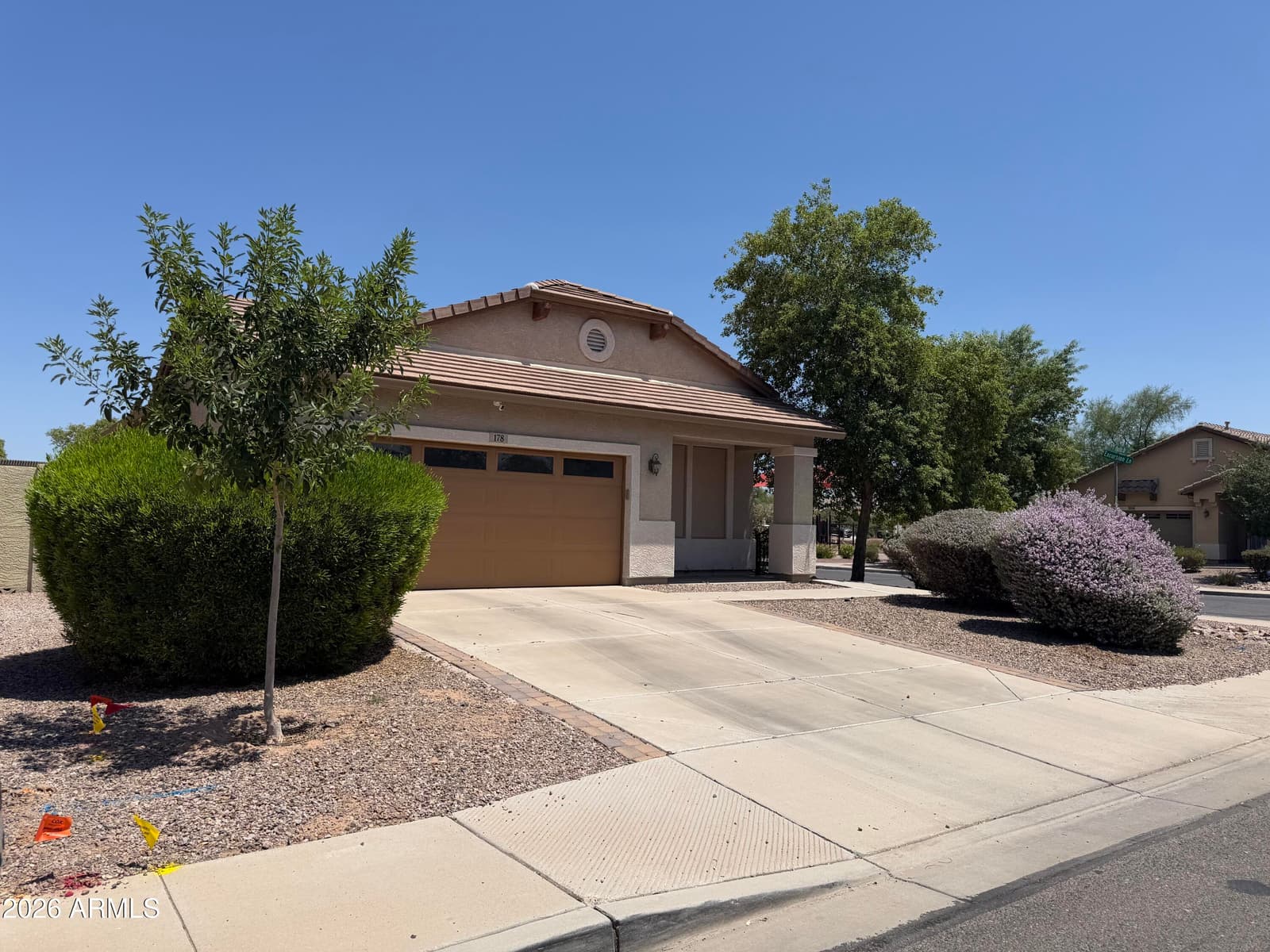 178 W PACIFIC Drive, Casa Grande, AZ 85122 — photo 4 of 10