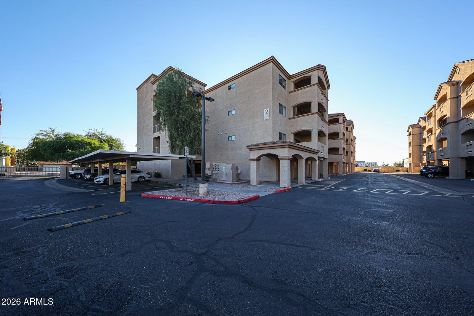 920 E DEVONSHIRE Avenue 4001, Phoenix, AZ 85014 — photo 3 of 39