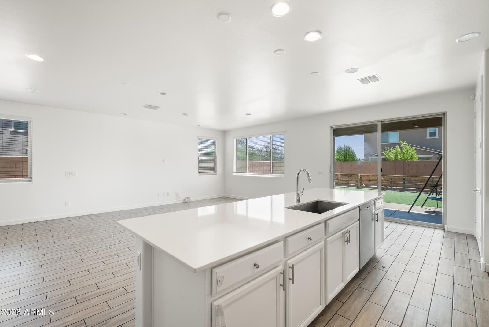 9207 W SELLS Drive, Phoenix, AZ 85037 — photo 3 of 23