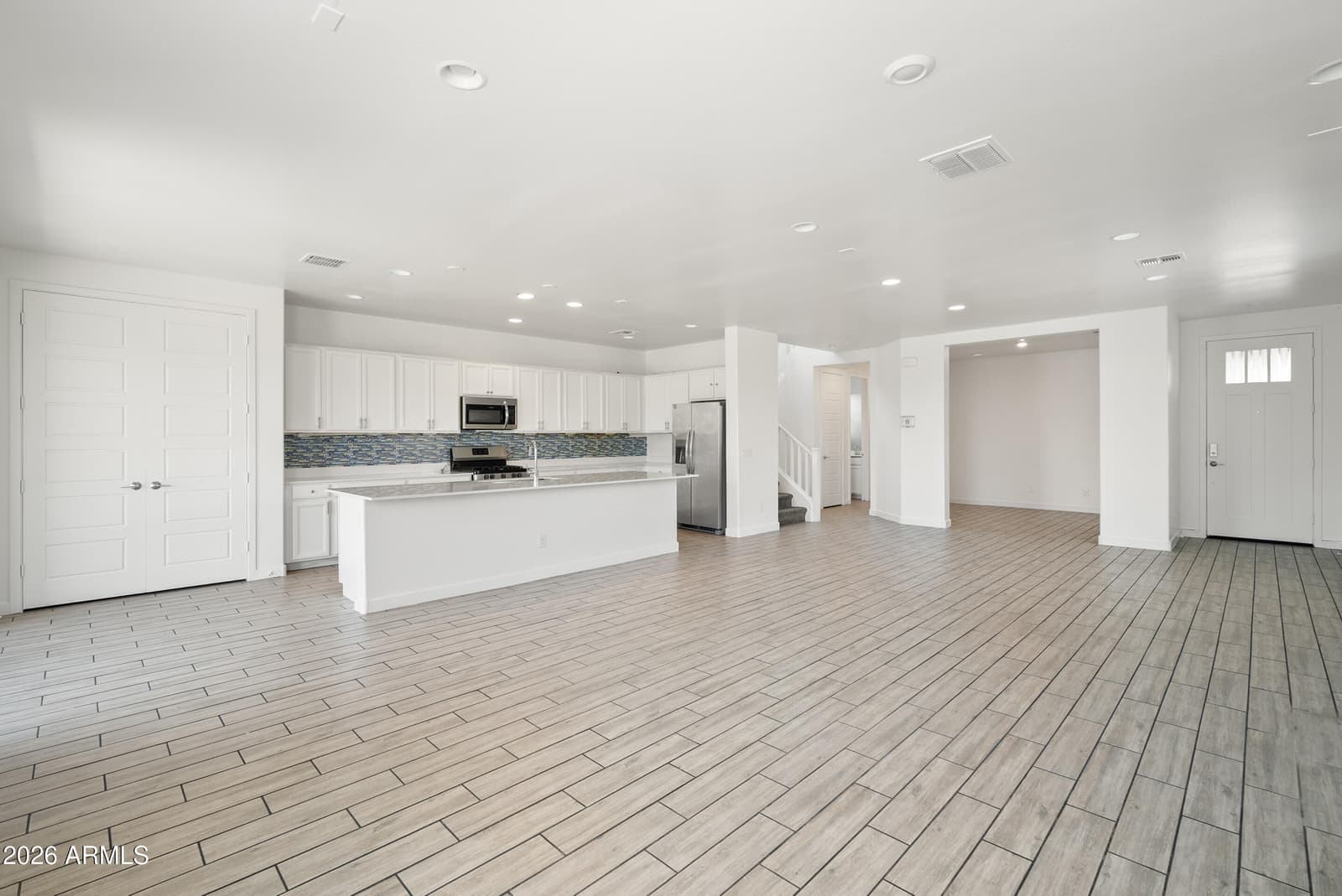 9207 W SELLS Drive, Phoenix, AZ 85037 — photo 5 of 23