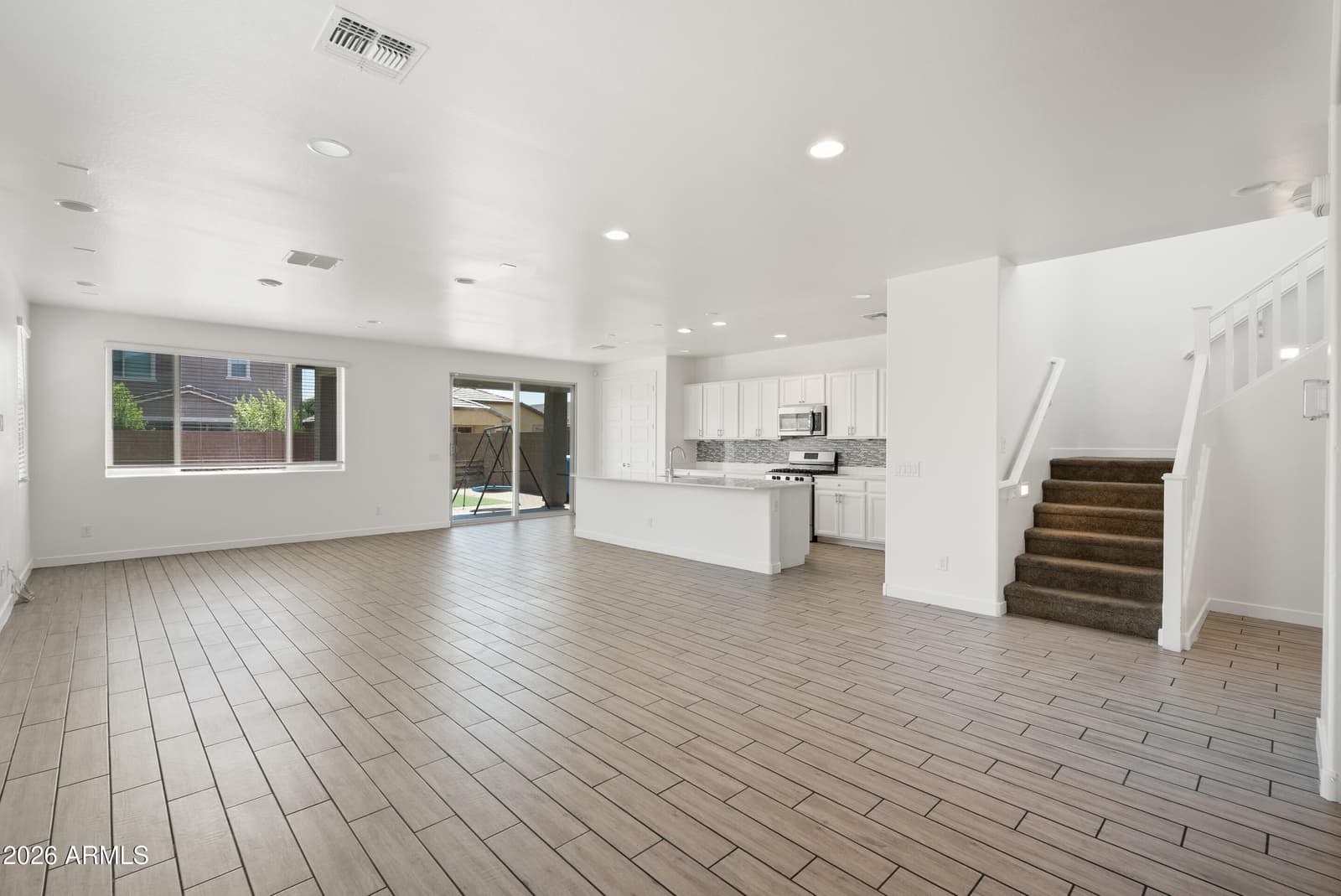 9207 W SELLS Drive, Phoenix, AZ 85037 — photo 6 of 23