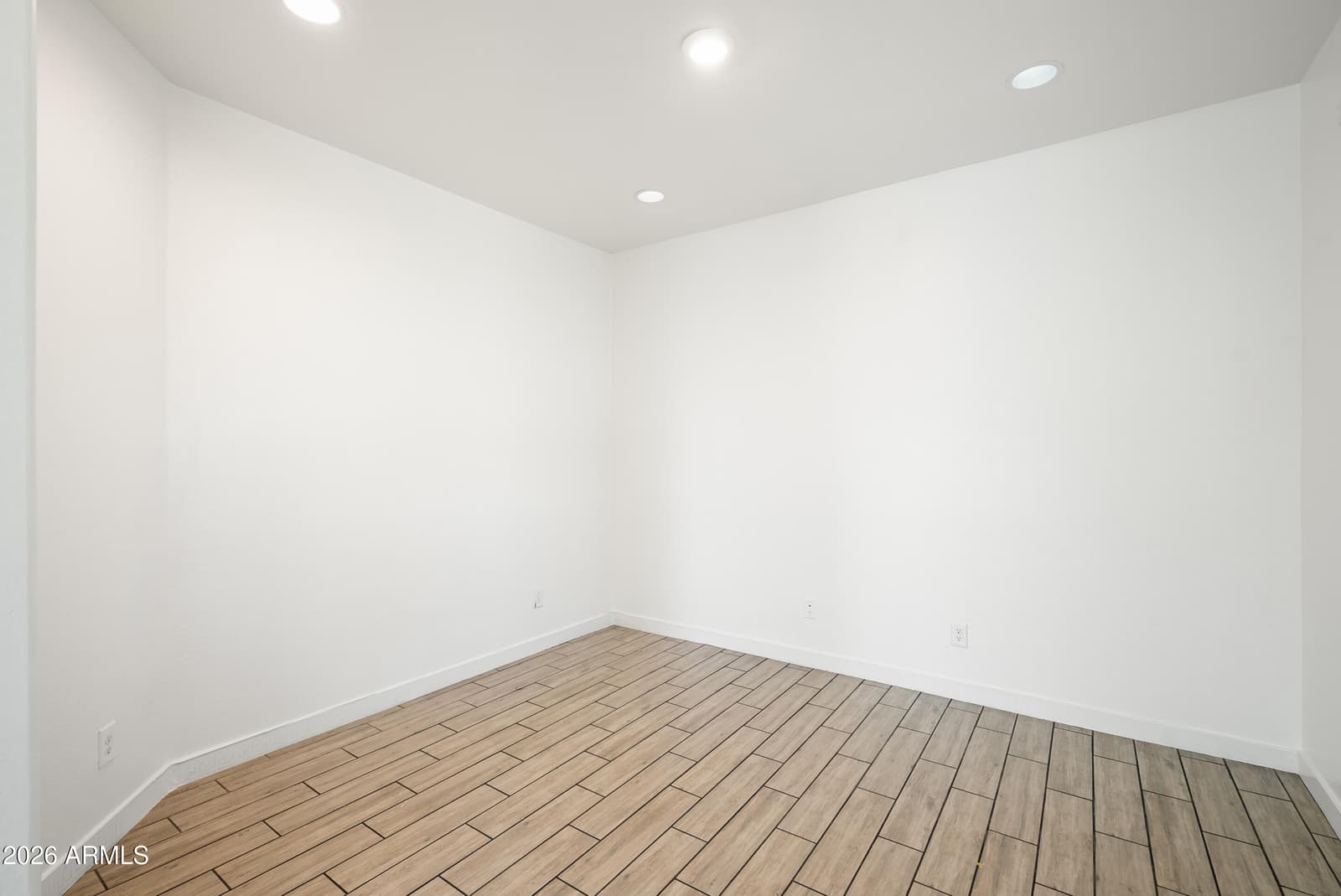 9207 W SELLS Drive, Phoenix, AZ 85037 — photo 10 of 23