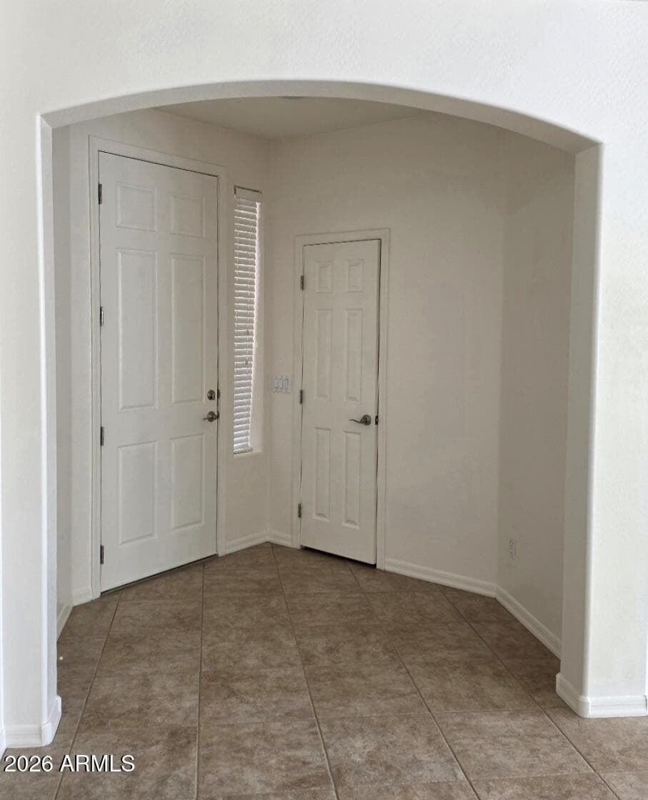2409 W BEVERLY Road, Phoenix, AZ 85041 — photo 3 of 31