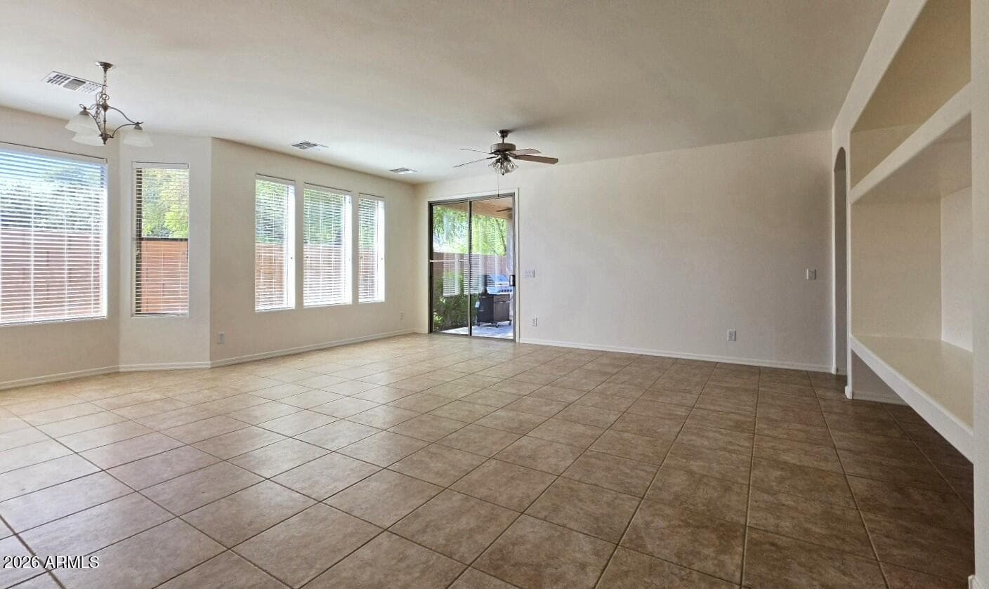 2409 W BEVERLY Road, Phoenix, AZ 85041 — photo 4 of 31
