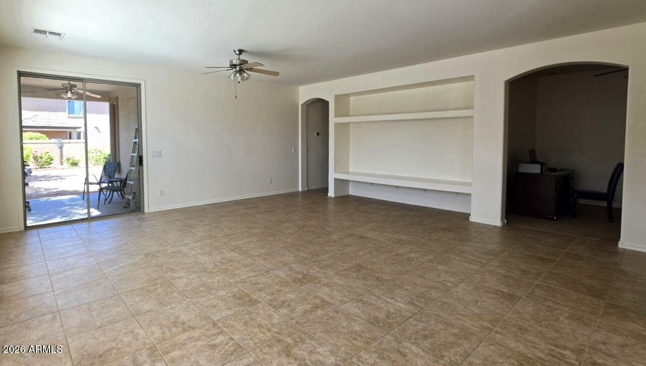 2409 W BEVERLY Road, Phoenix, AZ 85041 — photo 5 of 31