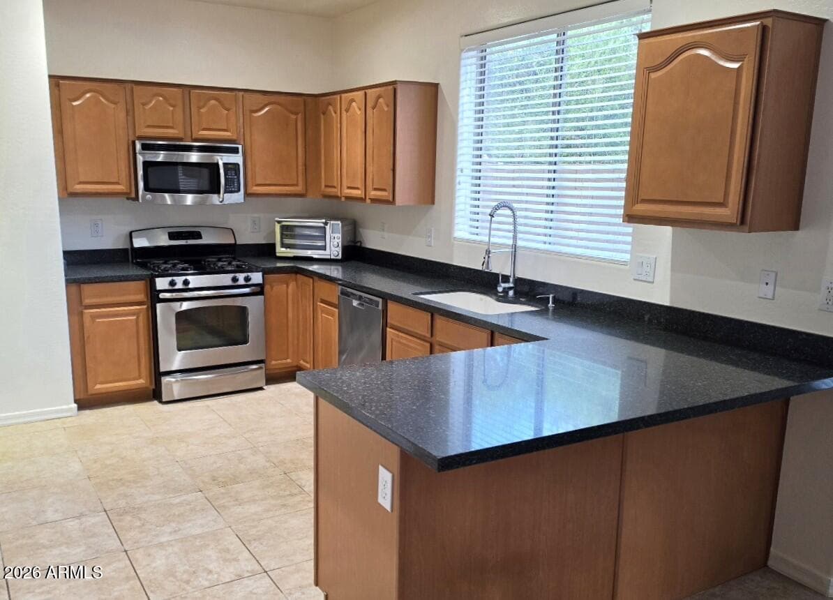 2409 W BEVERLY Road, Phoenix, AZ 85041 — photo 7 of 31