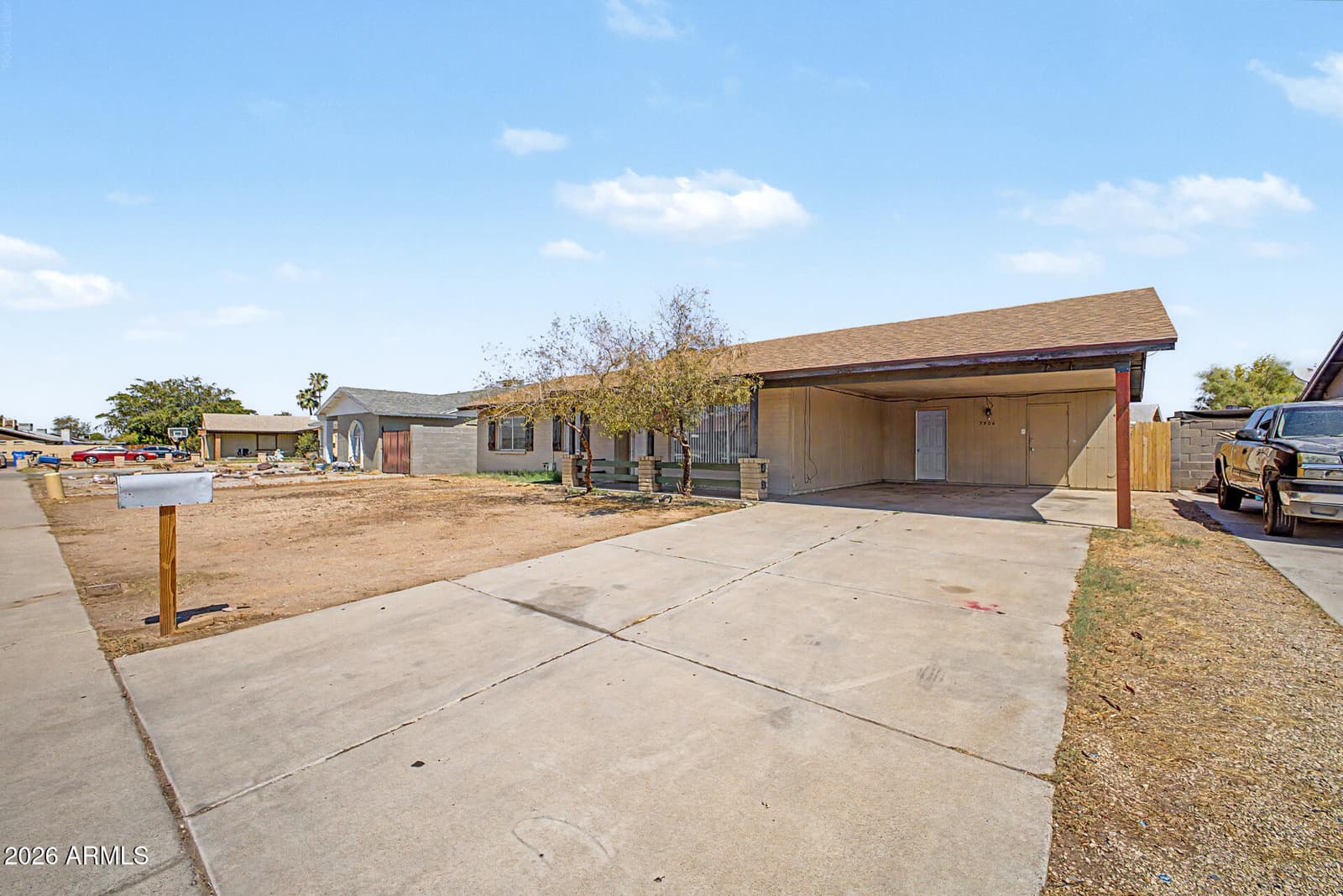 7506 W TURNEY Avenue, Phoenix, AZ 85033 — photo 3 of 27
