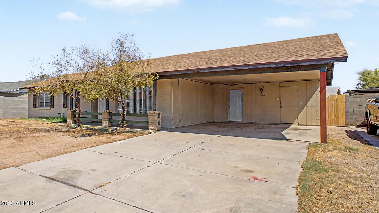 7506 W TURNEY Avenue, Phoenix, AZ 85033 — photo 4 of 27