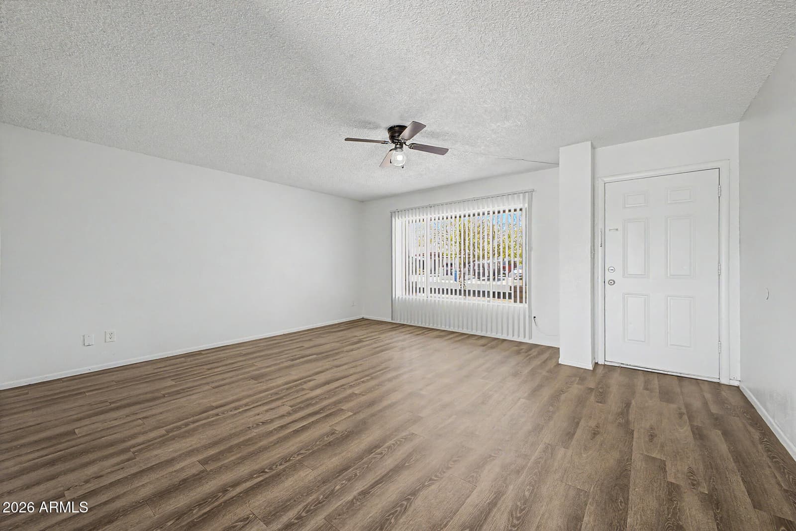 7506 W TURNEY Avenue, Phoenix, AZ 85033 — photo 6 of 27