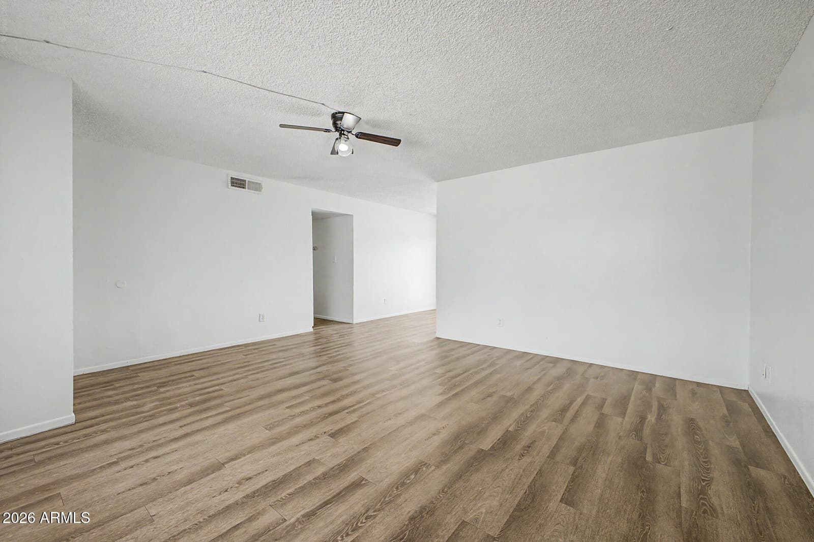 7506 W TURNEY Avenue, Phoenix, AZ 85033 — photo 8 of 27