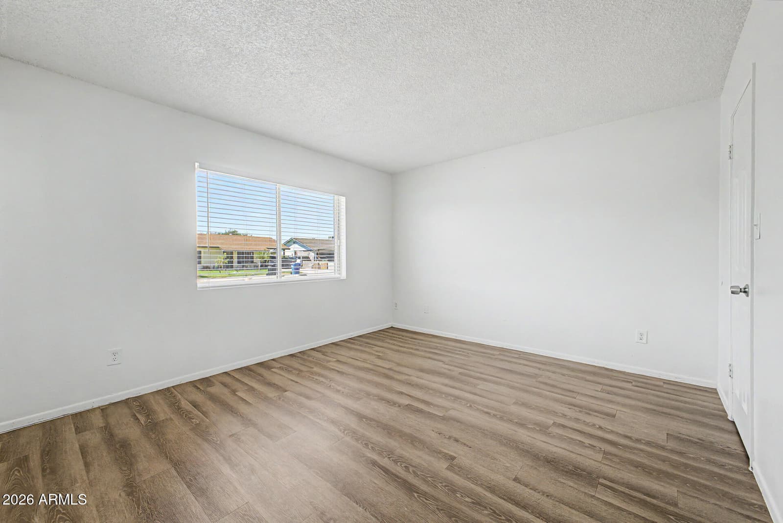 7506 W TURNEY Avenue, Phoenix, AZ 85033 — photo 14 of 27
