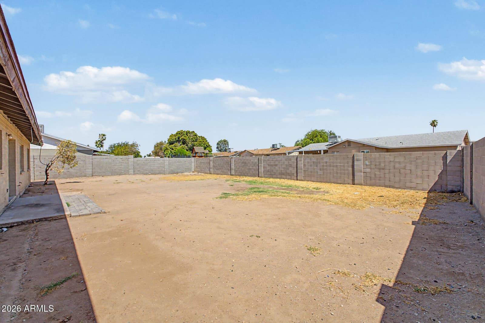 7506 W TURNEY Avenue, Phoenix, AZ 85033 — photo 24 of 27