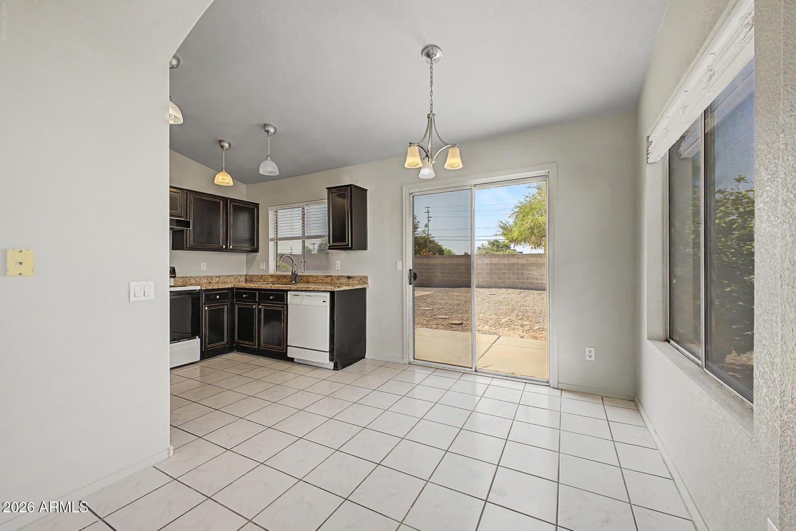 297 W WASHINGTON Avenue, Gilbert, AZ 85233 — photo 3 of 27