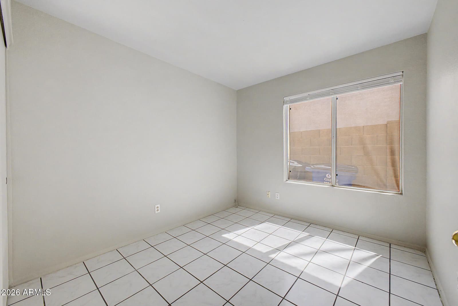 297 W WASHINGTON Avenue, Gilbert, AZ 85233 — photo 9 of 27