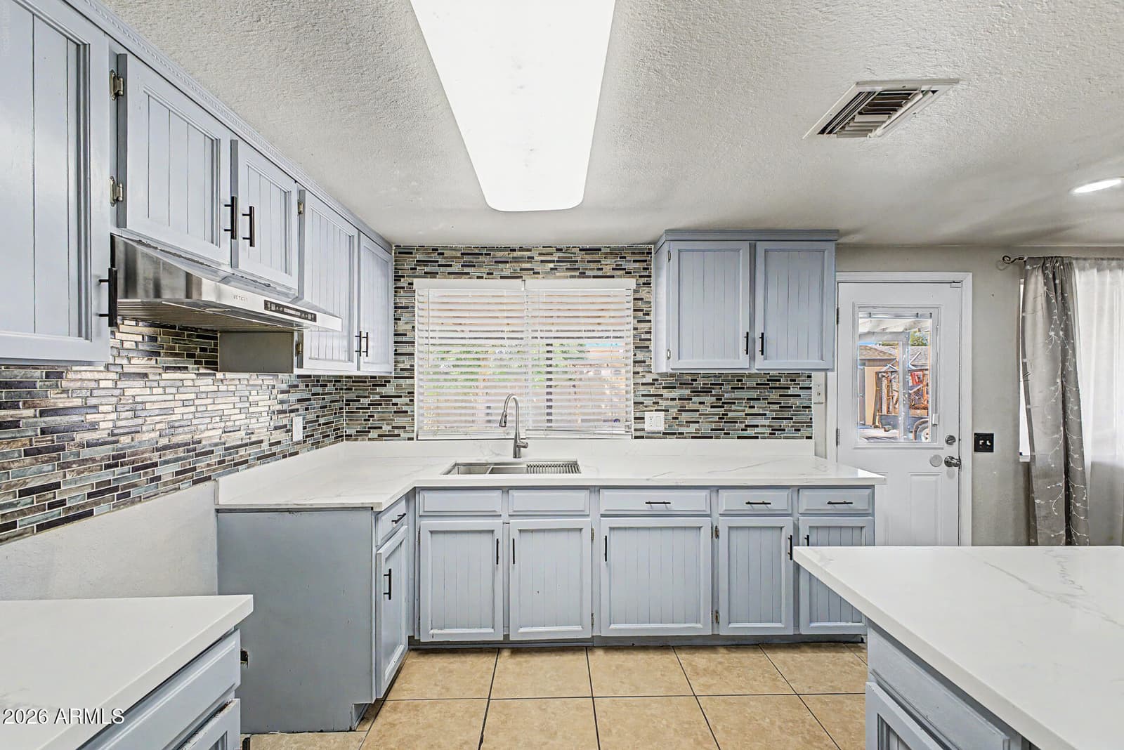 1902 N 41ST Avenue, Phoenix, AZ 85009 — photo 12 of 34