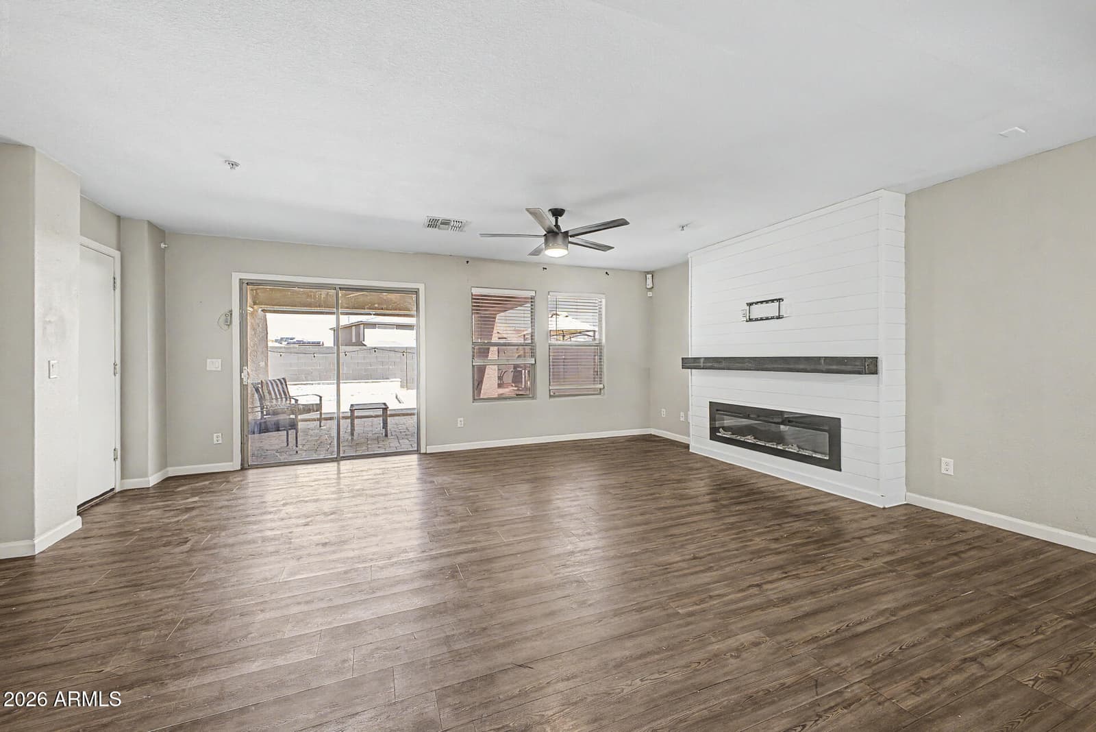17373 N 185TH Drive, Surprise, AZ 85374 — photo 5 of 36