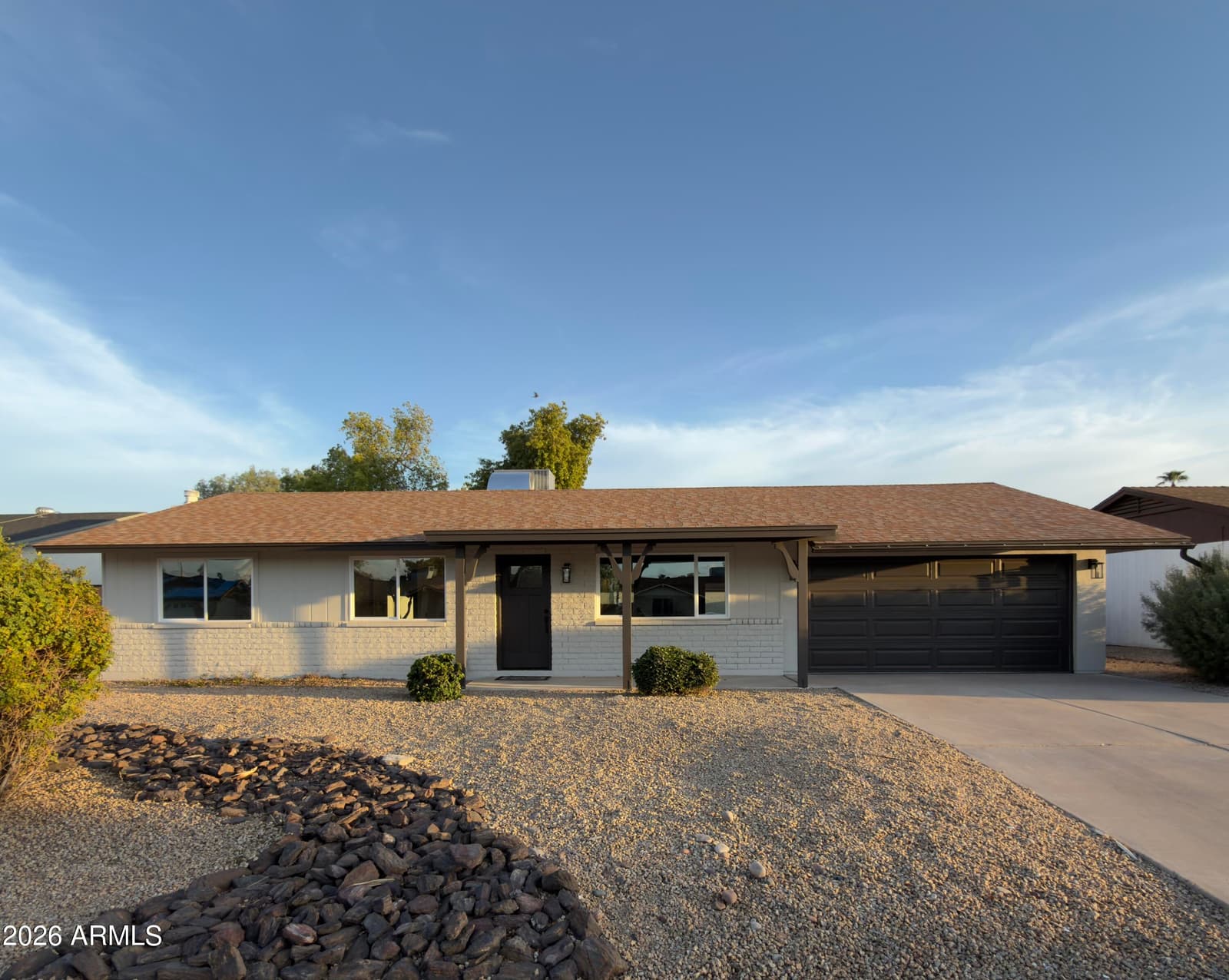 2833 E SIERRA Street, Phoenix, AZ 85028 — photo 2 of 16