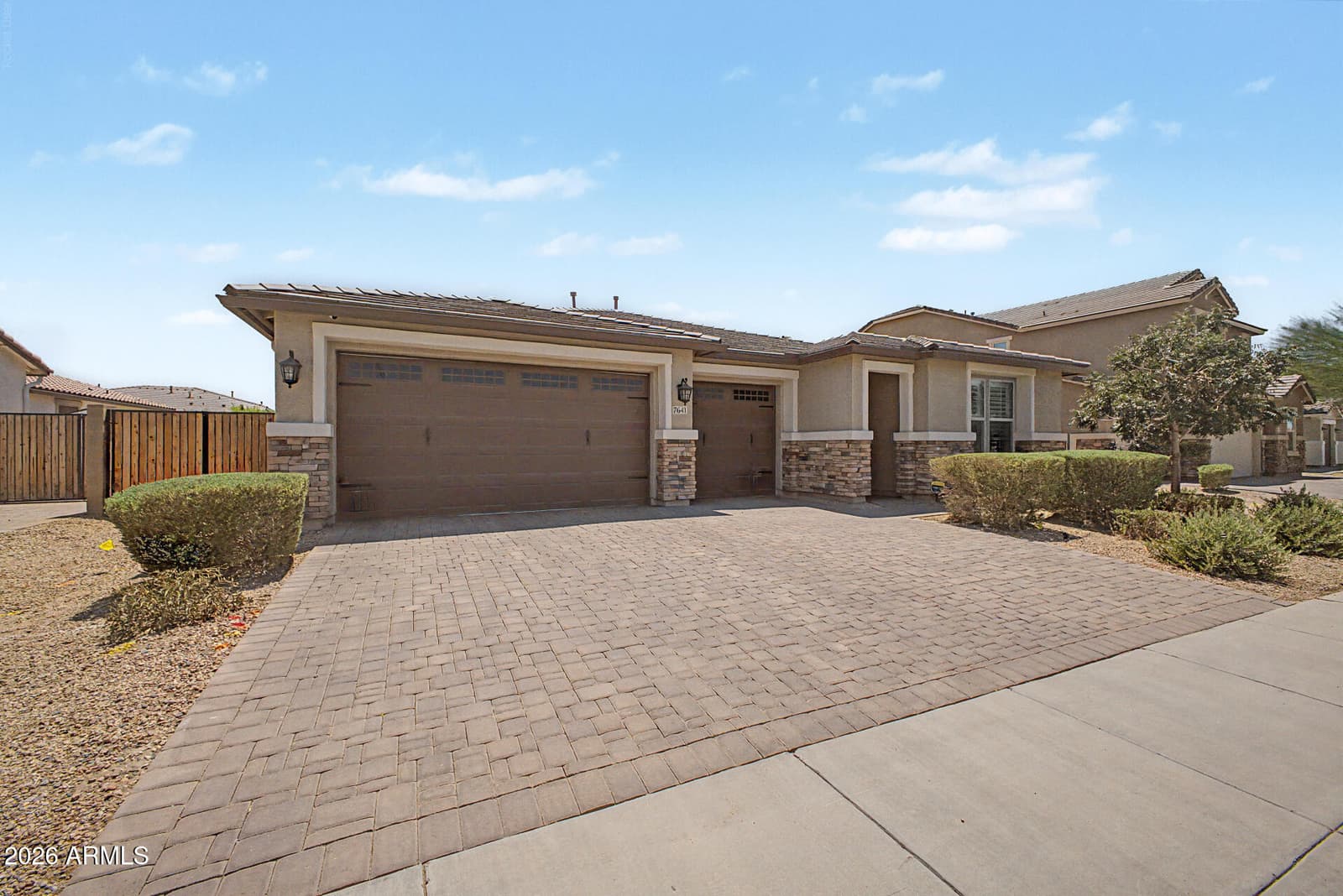 7641 W ODEUM Lane, Phoenix, AZ 85043 — photo 4 of 55