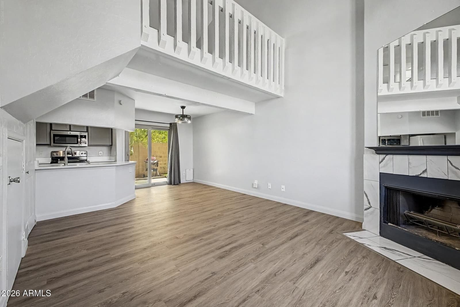 4240 N LONGVIEW Avenue 9, Phoenix, AZ 85014 — photo 4 of 18