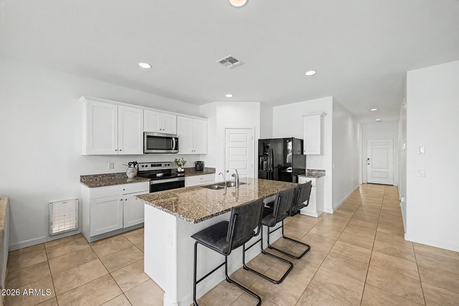 3328 W SEAVER Avenue, Apache Junction, AZ 85120 — photo 10 of 36