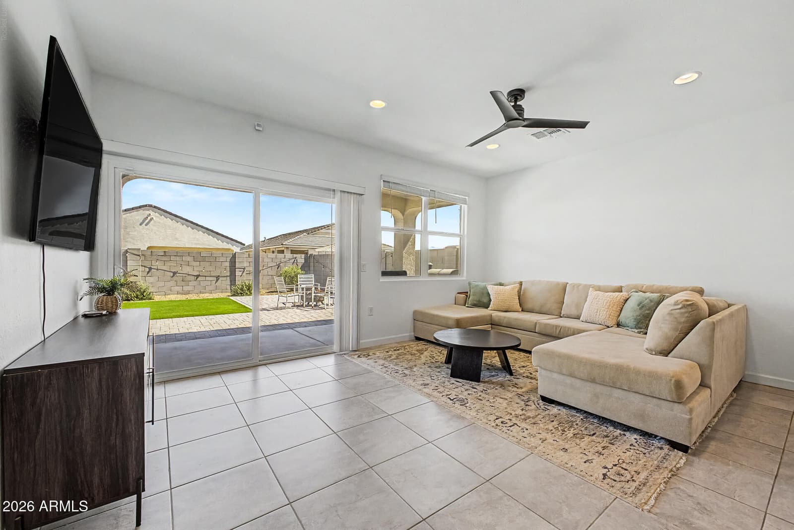 3328 W SEAVER Avenue, Apache Junction, AZ 85120 — photo 5 of 36
