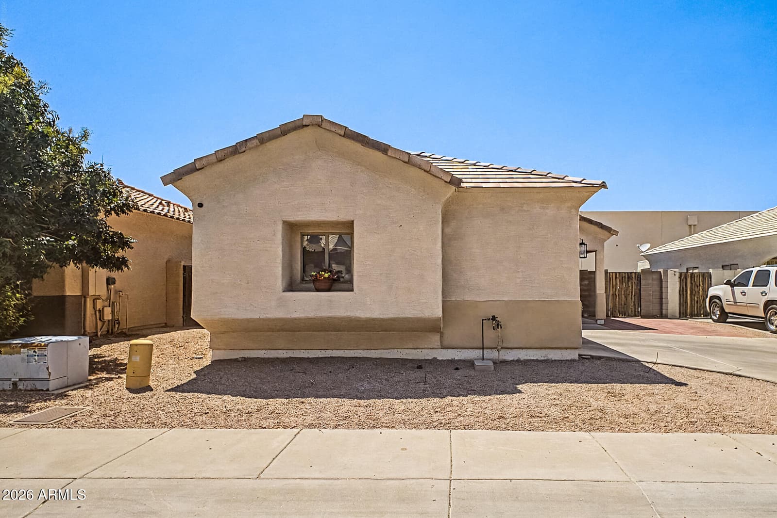 5614 S 26TH Place, Phoenix, AZ 85040 — photo 2 of 22