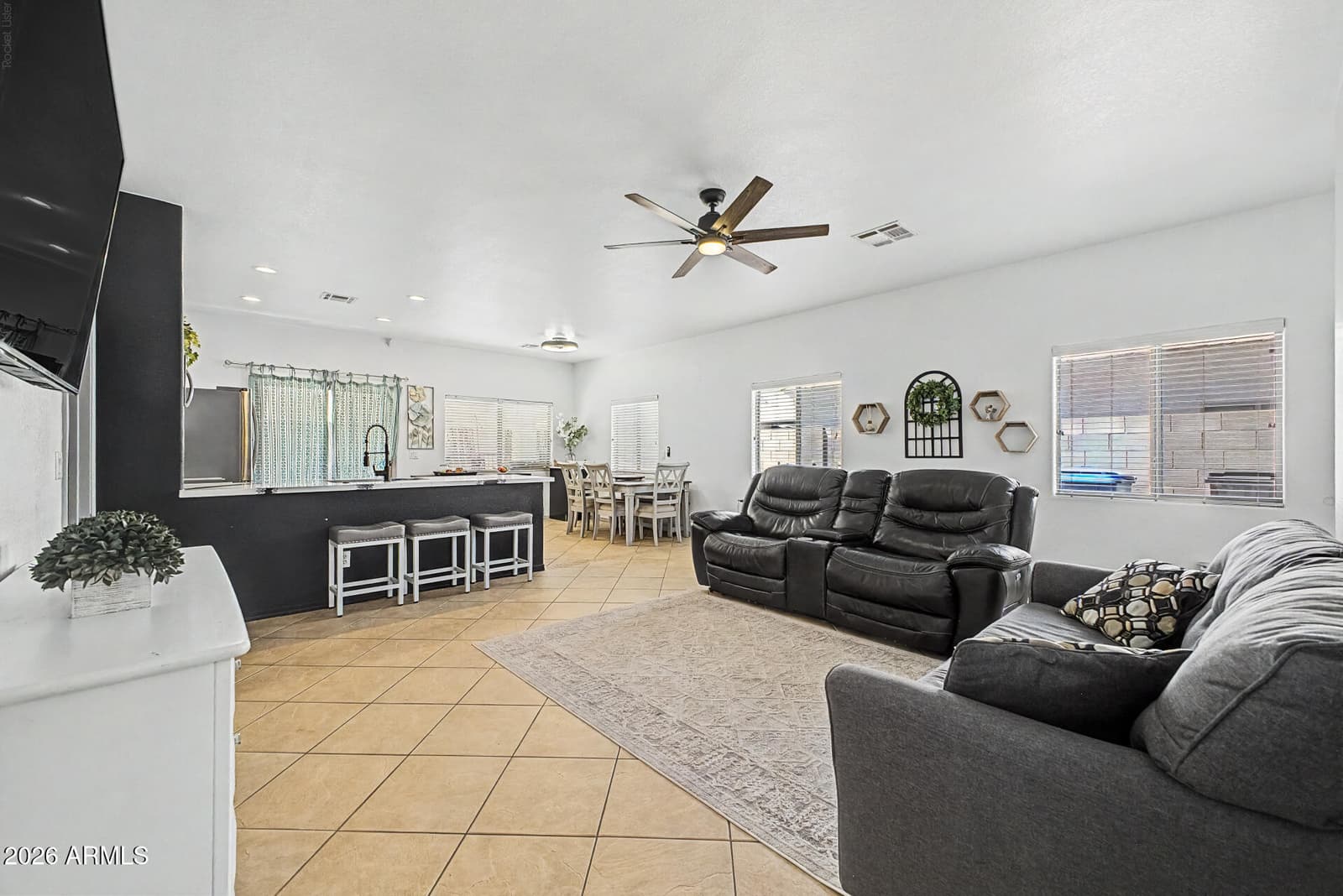 5614 S 26TH Place, Phoenix, AZ 85040 — photo 6 of 22