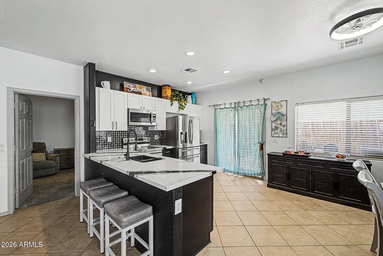 5614 S 26TH Place, Phoenix, AZ 85040 — photo 8 of 22