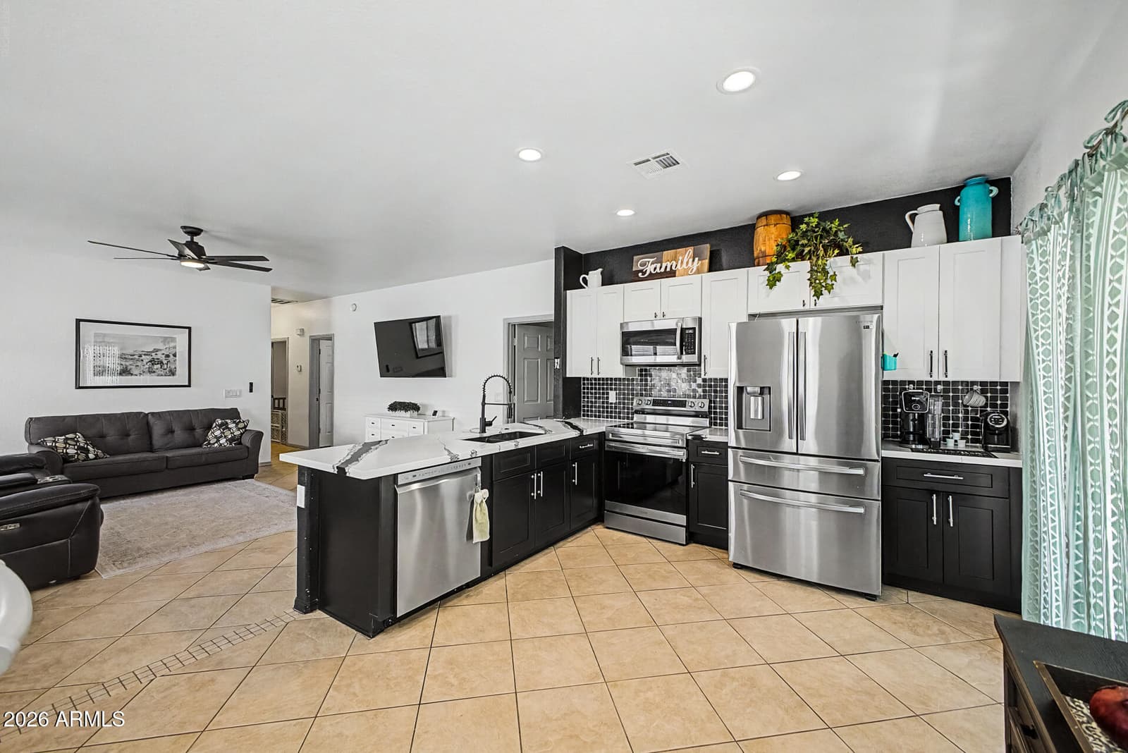 5614 S 26TH Place, Phoenix, AZ 85040 — photo 9 of 22