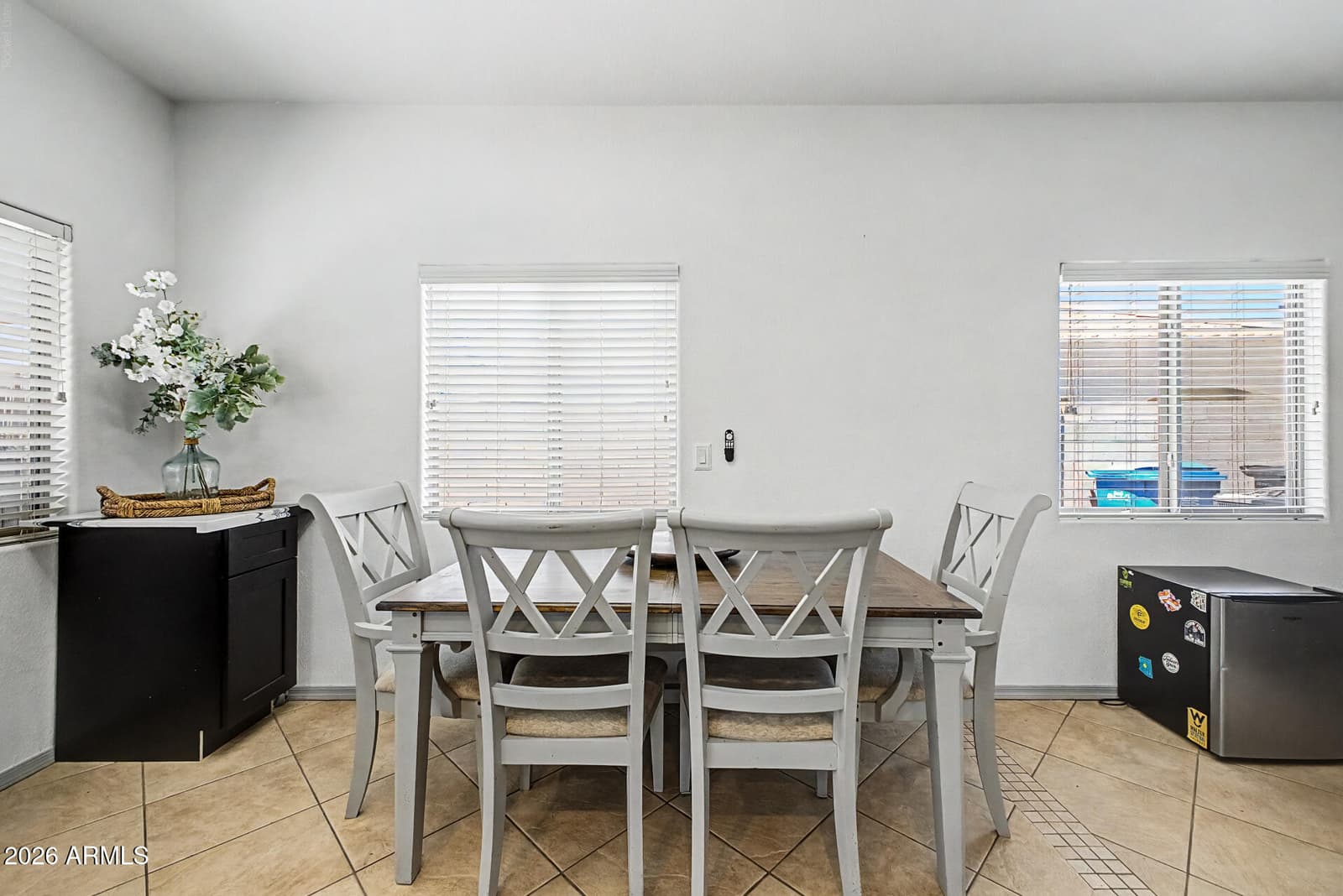 5614 S 26TH Place, Phoenix, AZ 85040 — photo 10 of 22