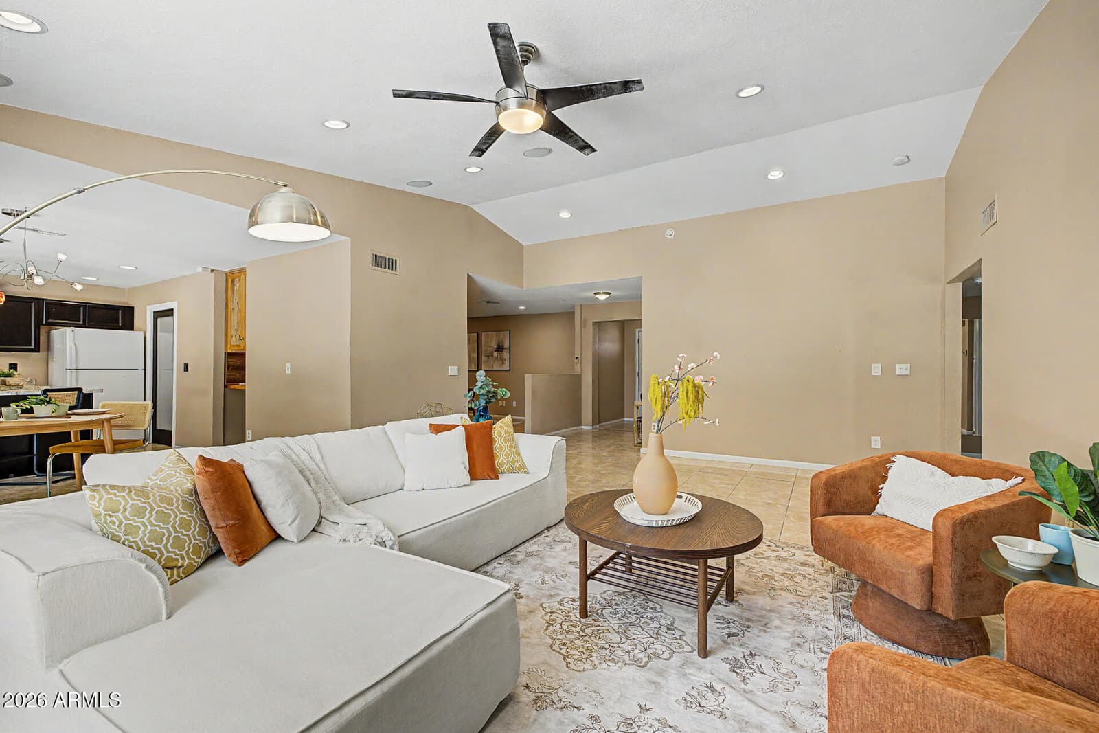 3745 W WILLOW Avenue, Phoenix, AZ 85029 — photo 4 of 38