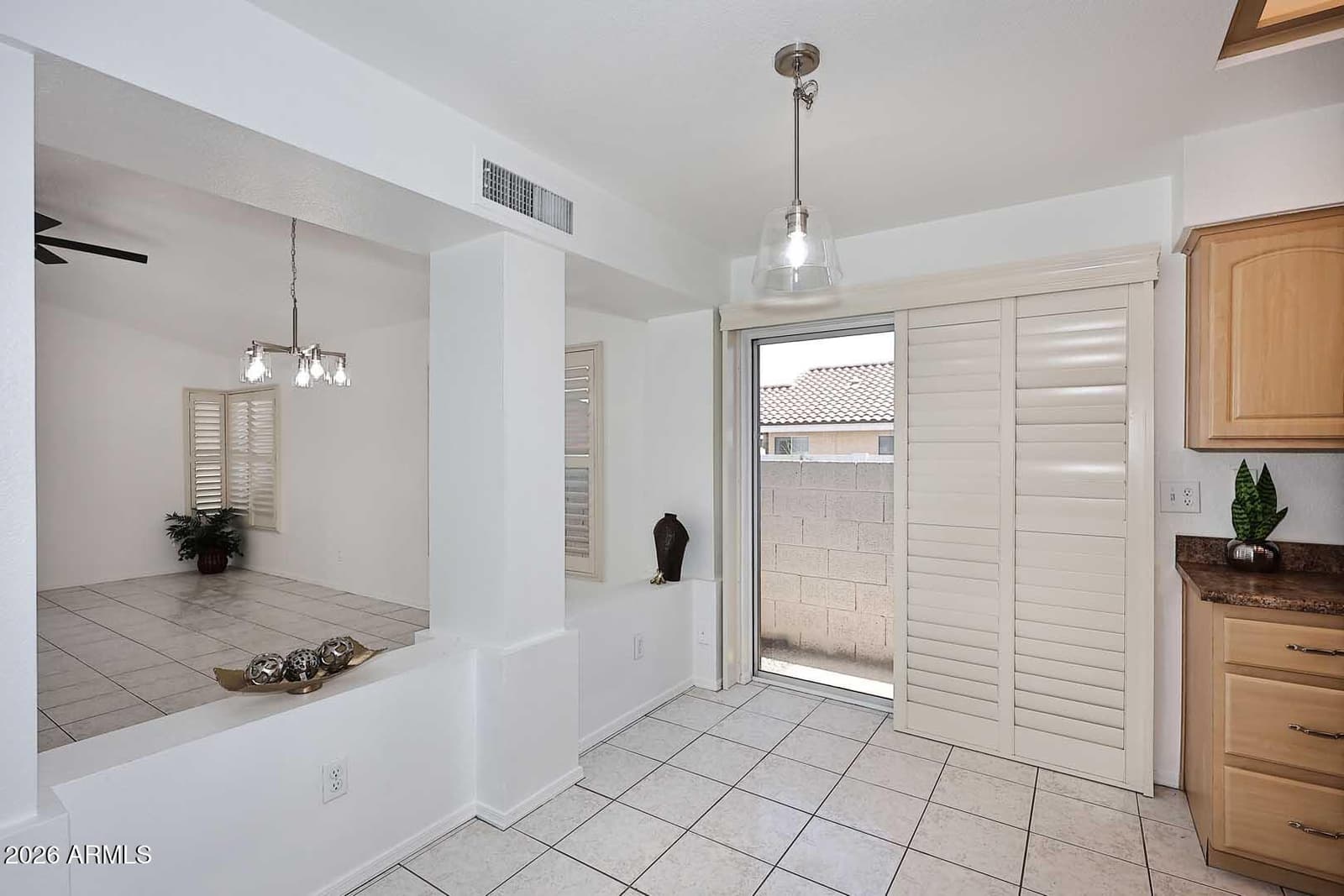 912 E Annette Drive, Phoenix, AZ 85022 — photo 5 of 32