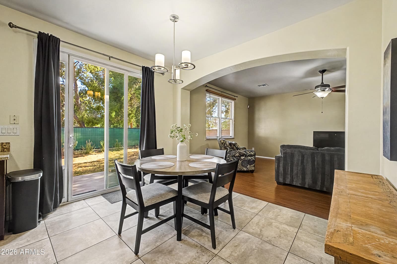 2101 E SUNLAND Avenue, Phoenix, AZ 85040 — photo 4 of 19