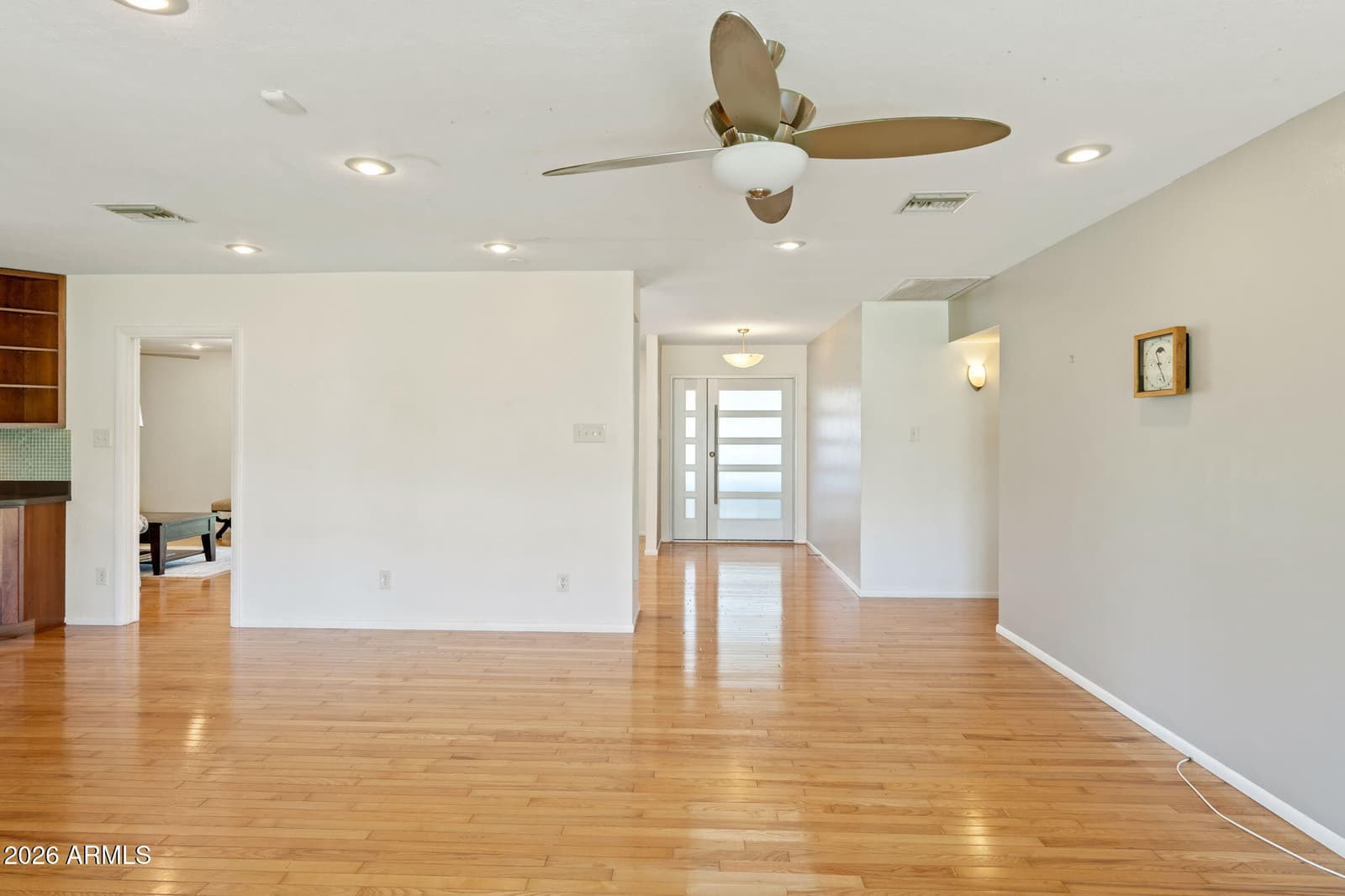 1322 W FRIER Drive, Phoenix, AZ 85021 — photo 11 of 33