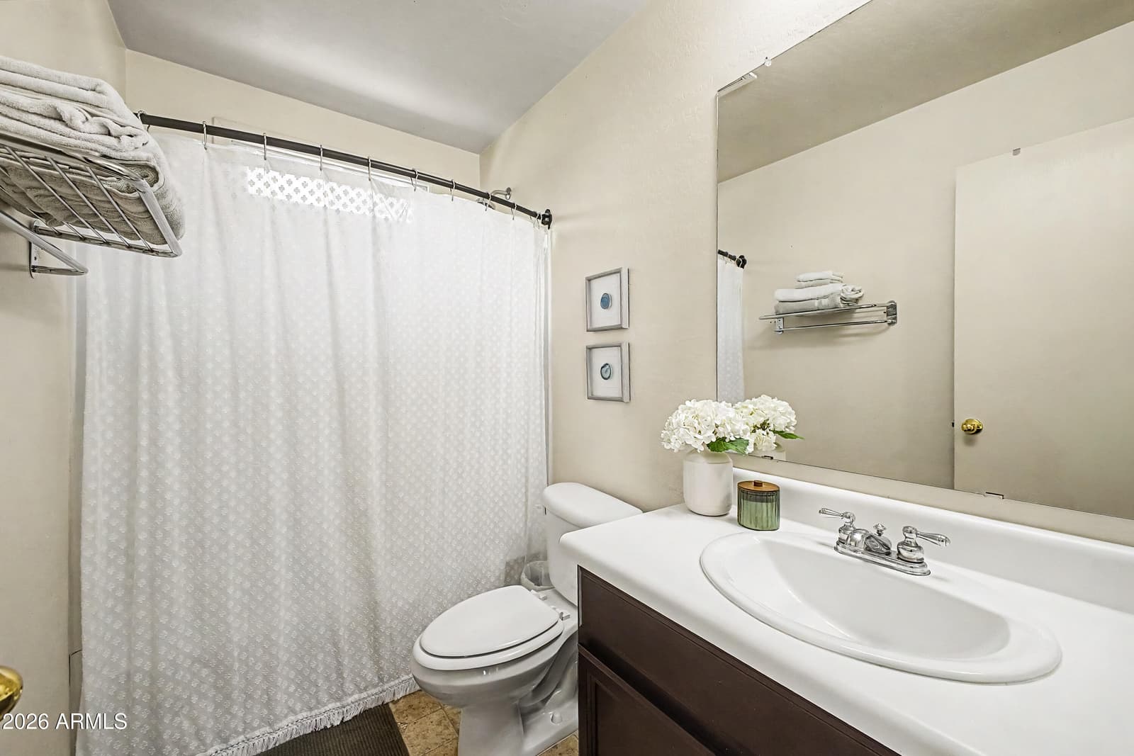 2101 E SUNLAND Avenue, Phoenix, AZ 85040 — photo 10 of 19