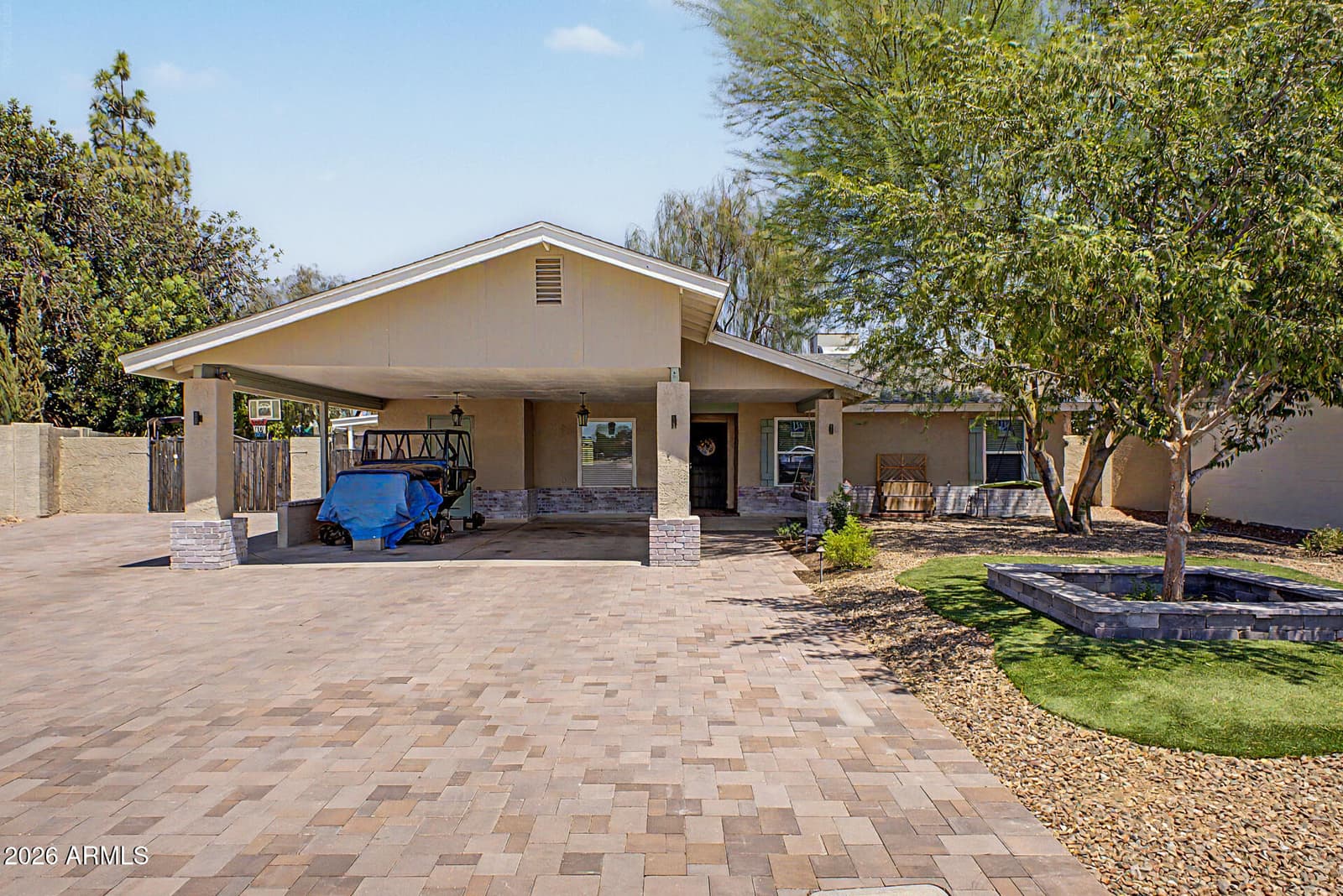 18261 N 1ST Avenue, Phoenix, AZ 85023 — photo 3 of 32