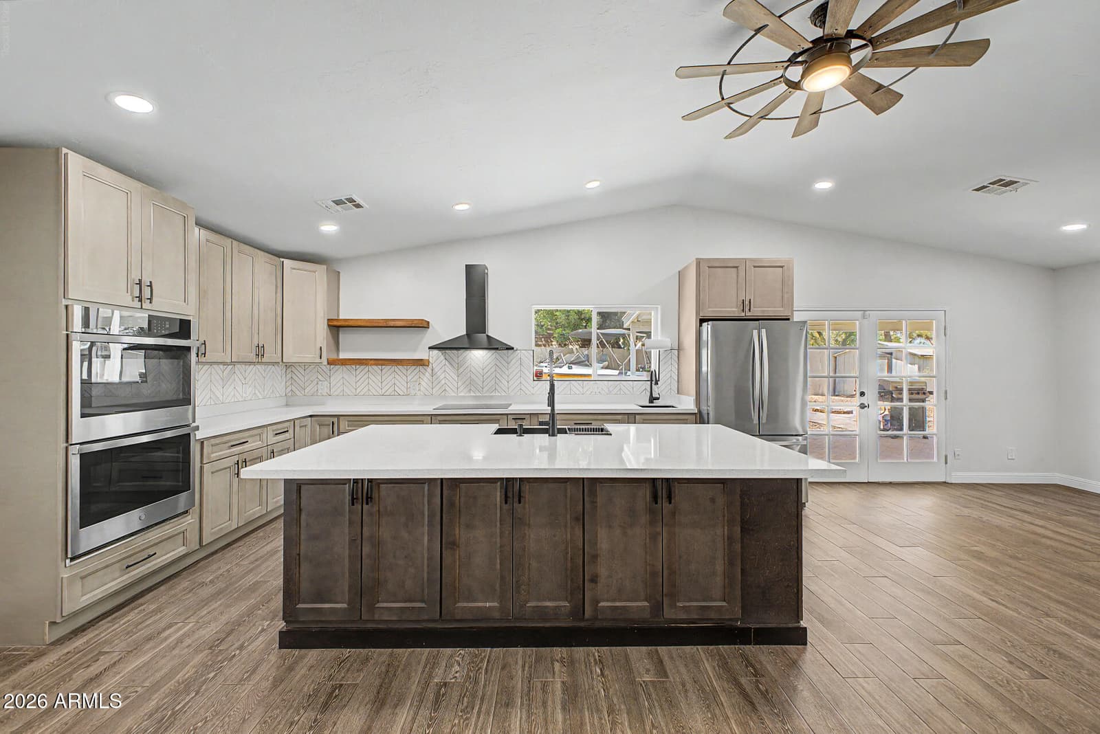 18261 N 1ST Avenue, Phoenix, AZ 85023 — photo 11 of 32