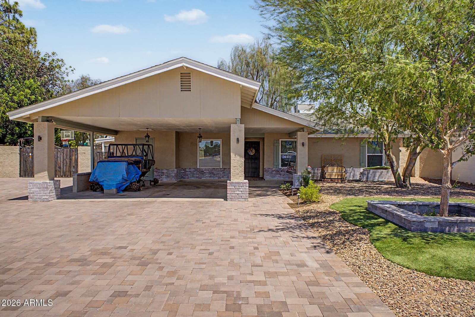 18261 N 1ST Avenue, Phoenix, AZ 85023 — photo 2 of 32
