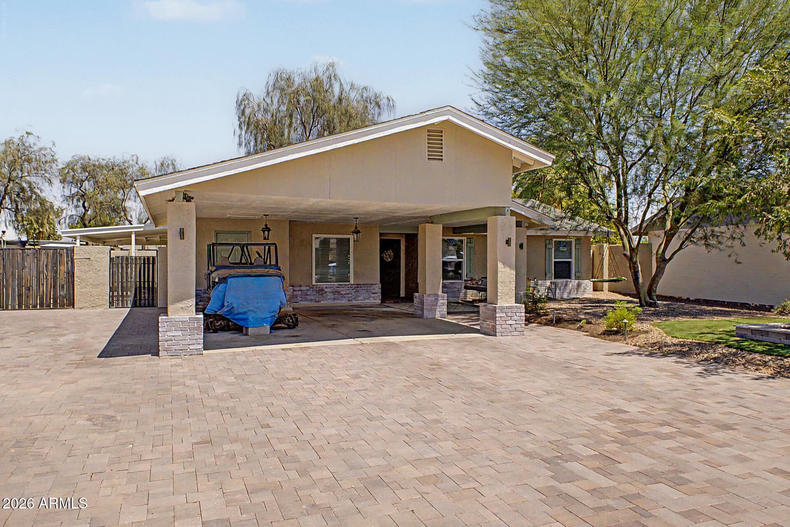 18261 N 1ST Avenue, Phoenix, AZ 85023 — photo 1 of 32