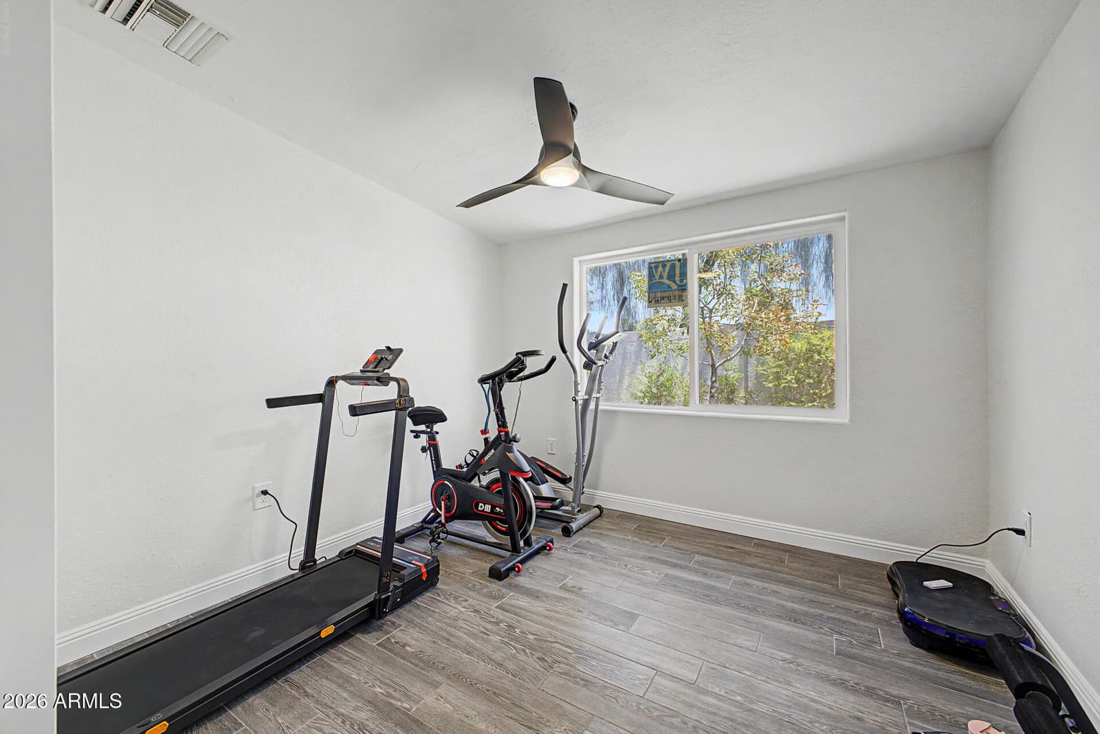 18261 N 1ST Avenue, Phoenix, AZ 85023 — photo 18 of 32