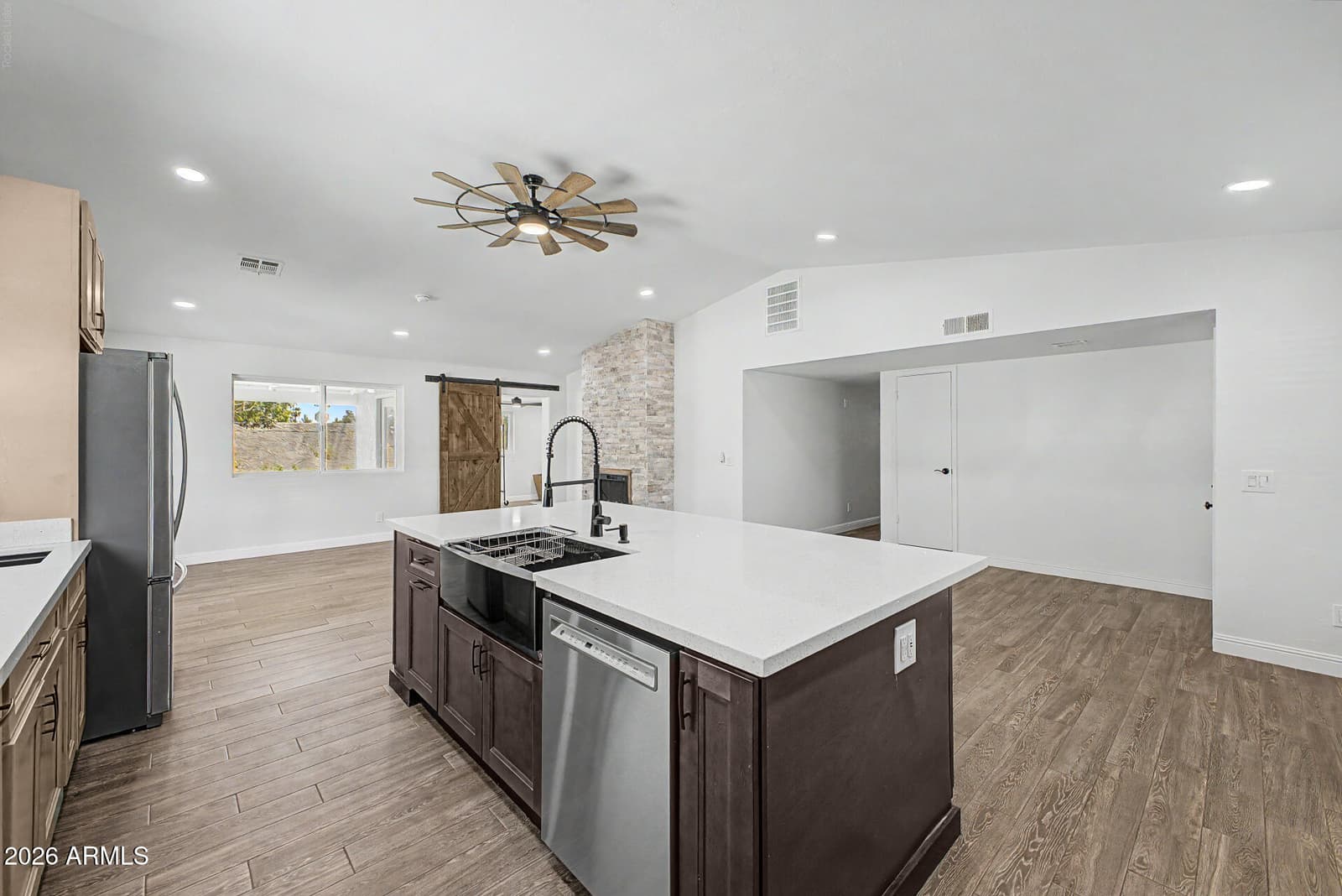 18261 N 1ST Avenue, Phoenix, AZ 85023 — photo 13 of 32