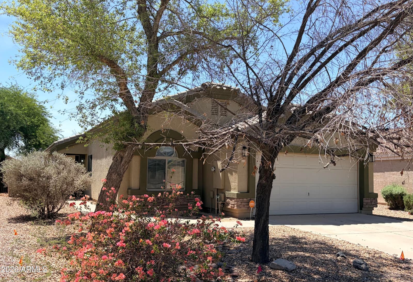 2071 N PINE Place, Casa Grande, AZ 85122 — photo 2 of 5